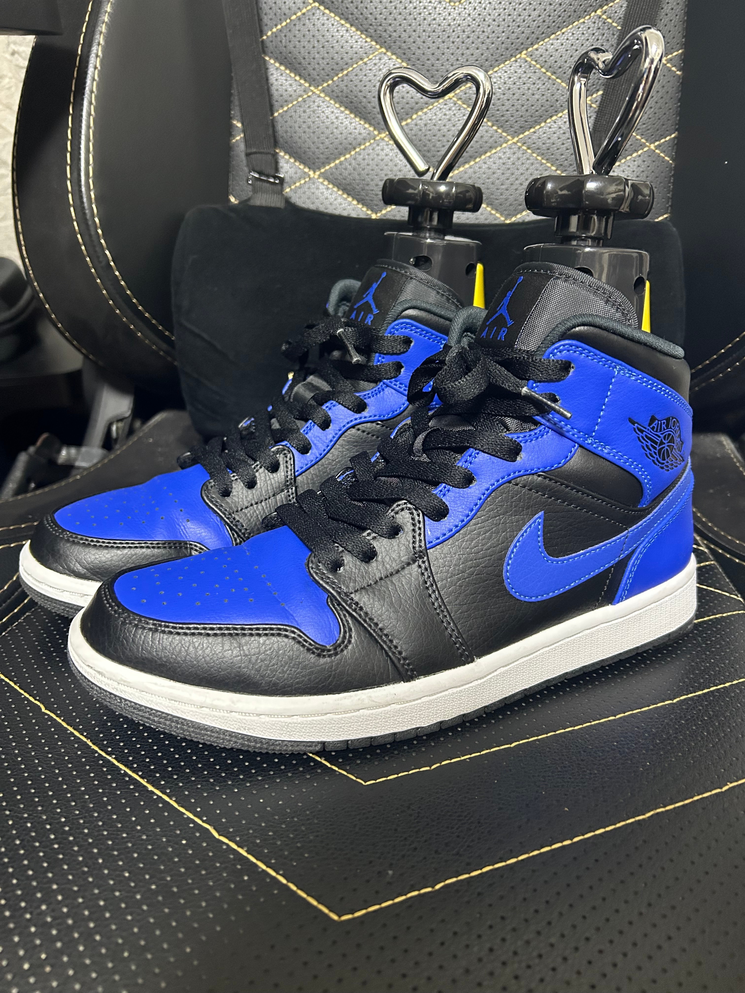 Nike Air Jordan 1 Mid "Hyper Royal"