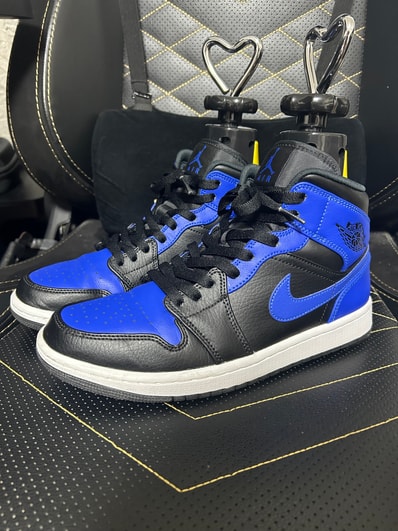 Nike Air Jordan 1 Mid "Hyper Royal"
