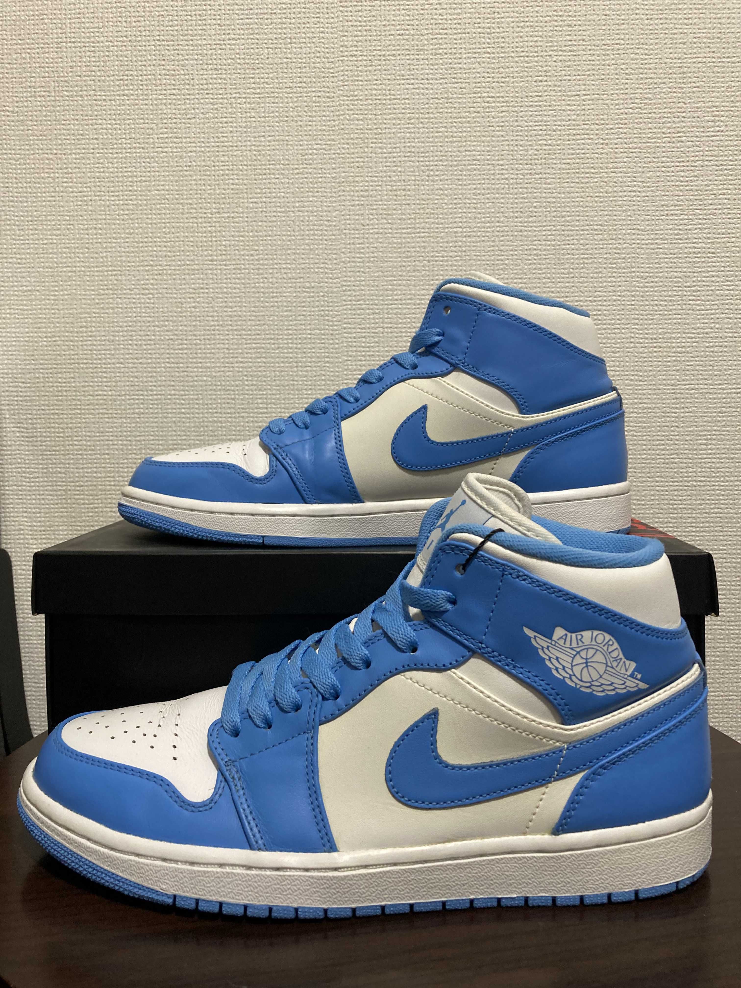 Nike Air Jordan 1 Retro Mid "UNC"