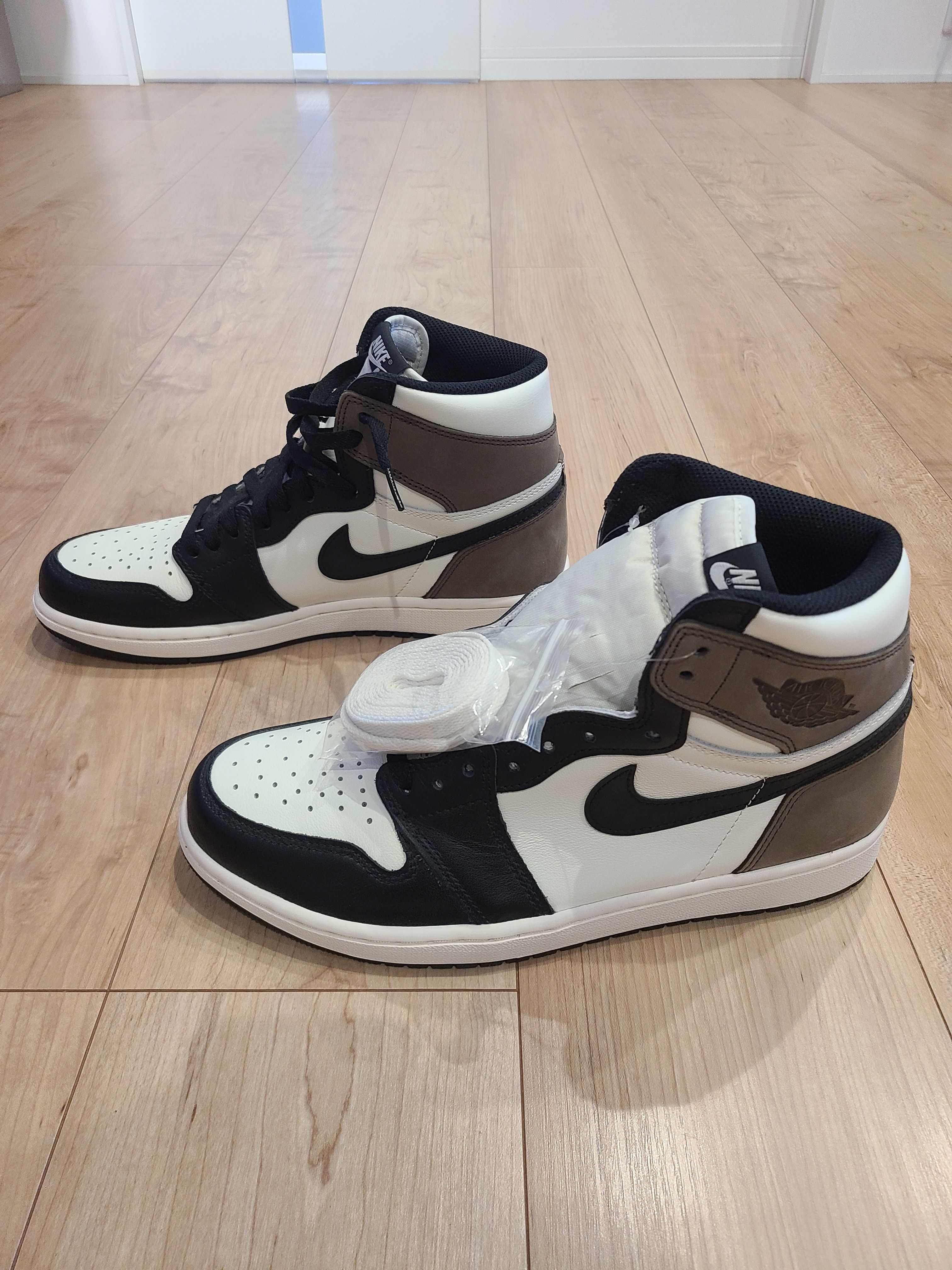 Nike Air Jordan 1 High OG "Sail/Dark Mocha/Black"