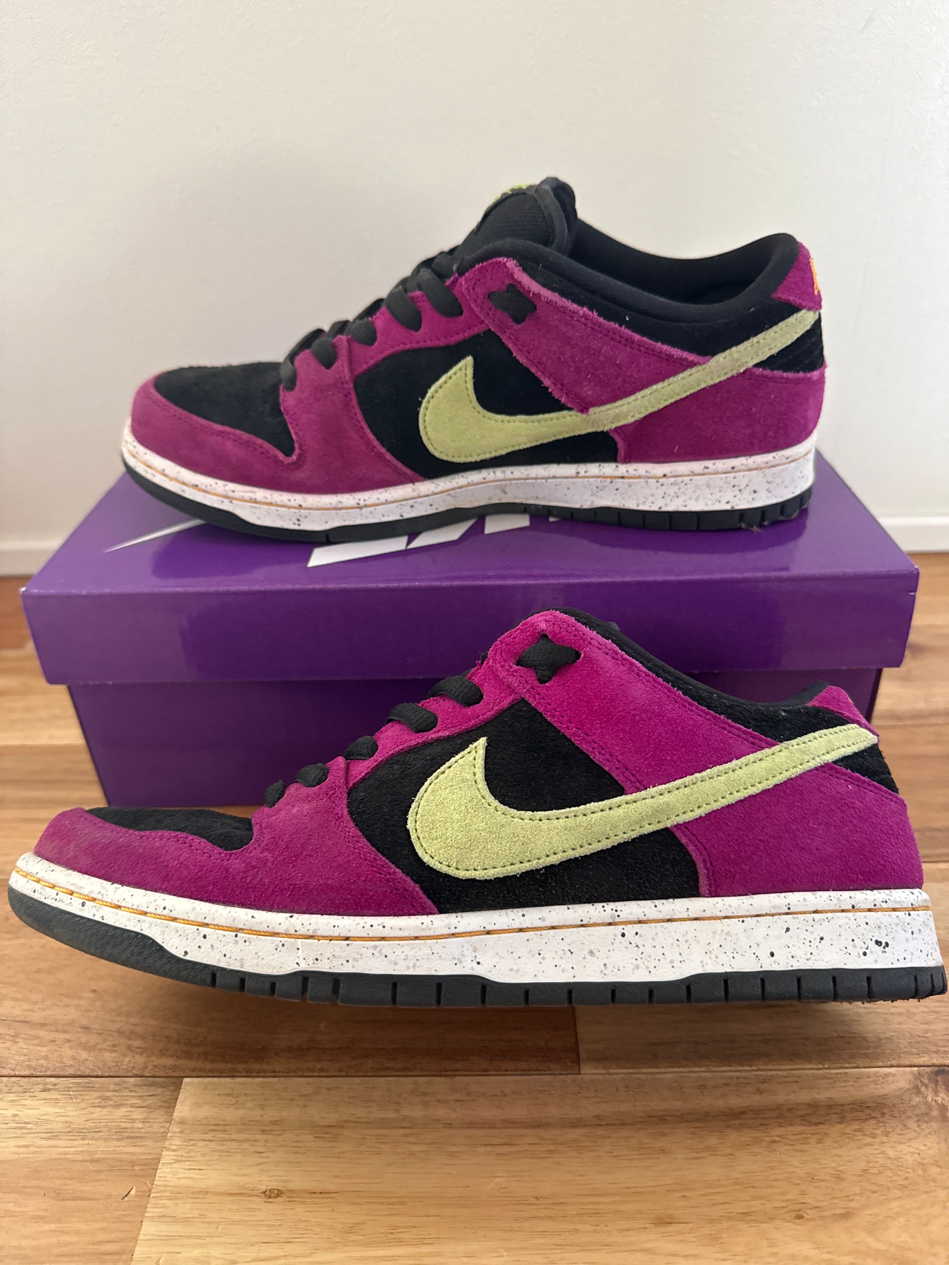 Nike SB Dunk Low "Red Plum"