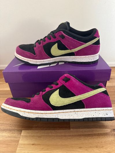 Nike SB Dunk Low "Red Plum"