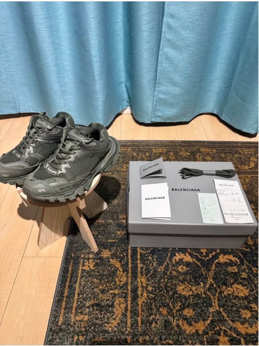 バレンシアガ トラック.3 スニーカー "ベージュ"