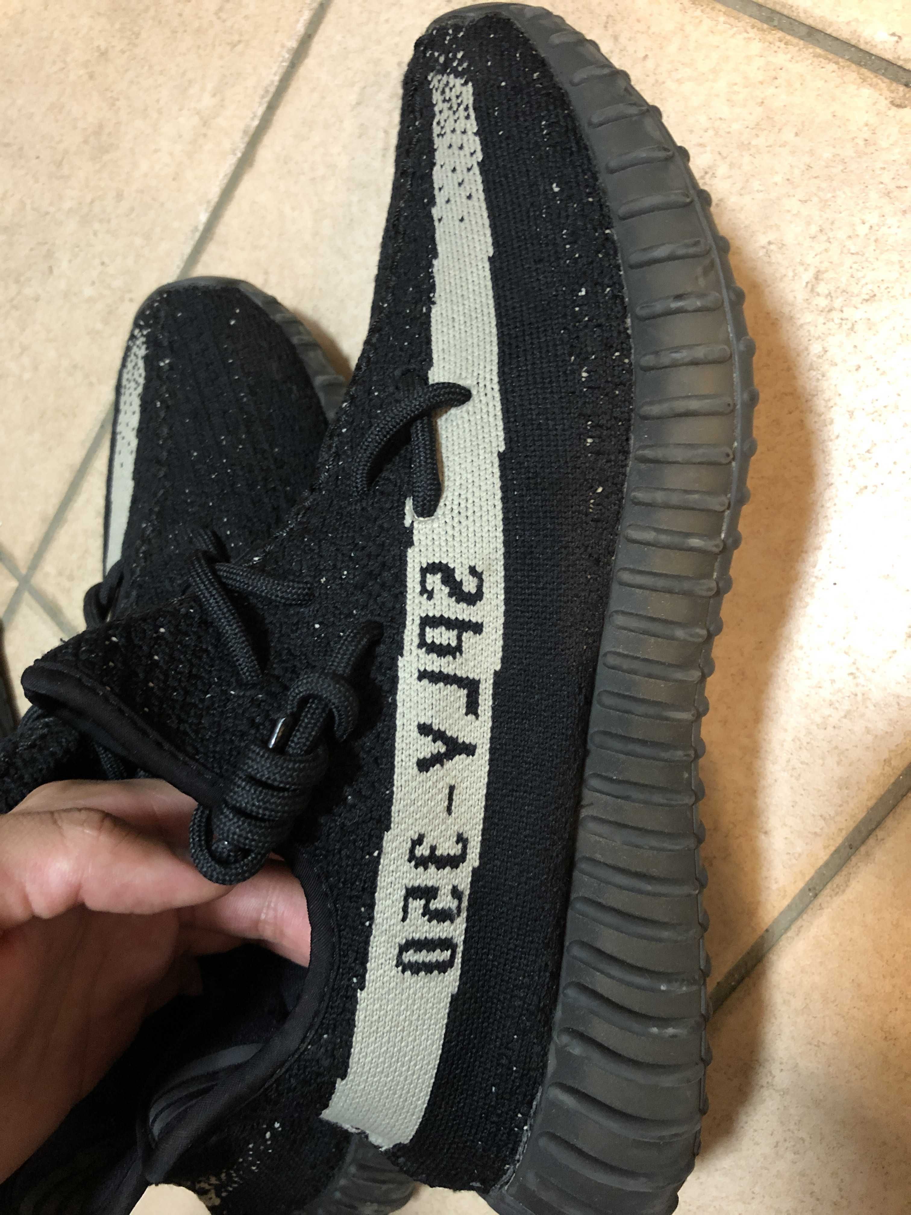 adidas YEEZY Boost 350 V2 "Oreo"