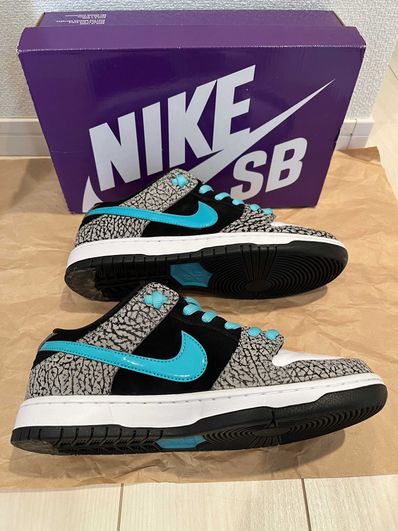 Nike SB Dunk Low "Elephant/Safari"