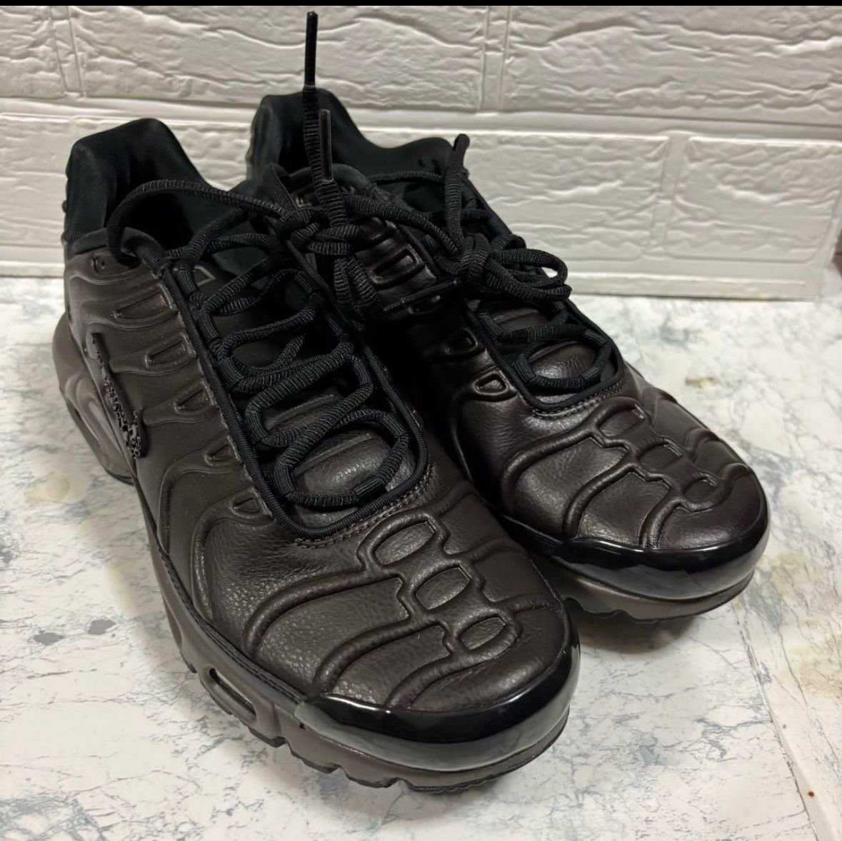 Nike Air Max Plus PRM "Black Tea and Petra Brown"