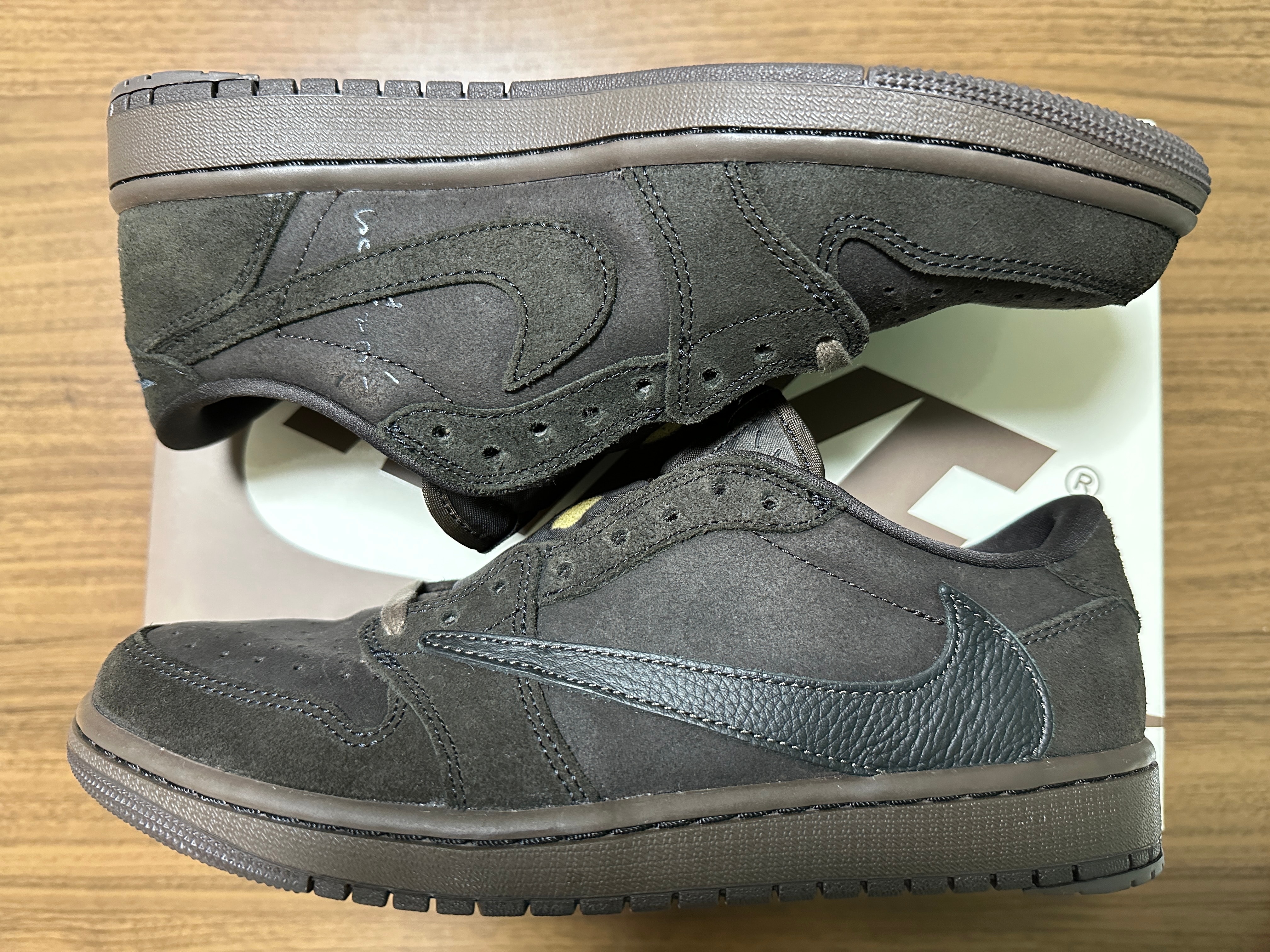 Travis Scott × Nike Air Jordan 1 Low OG SP "Velvet Brown and Dark Mocha"
