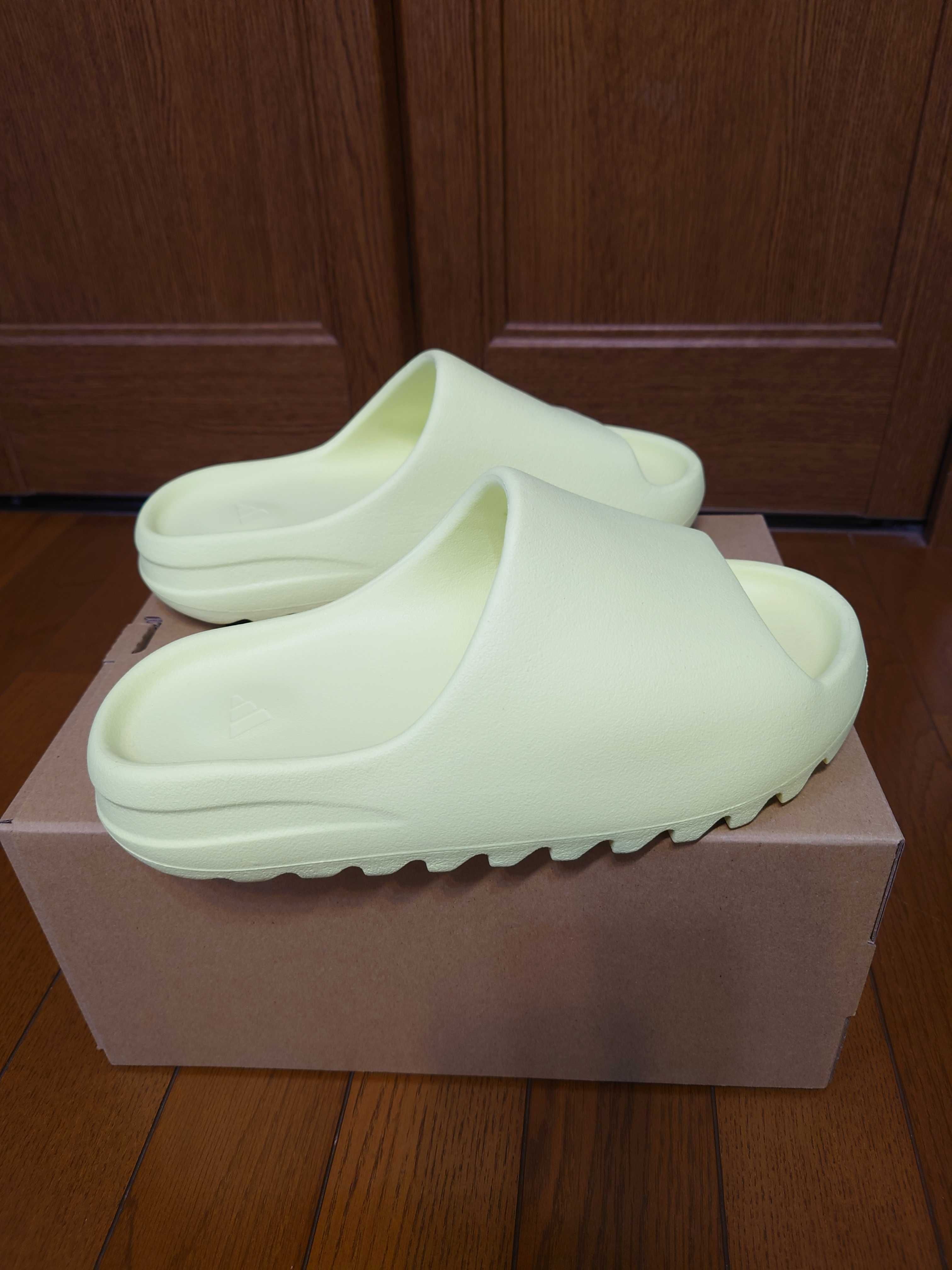 adidas YEEZY Slide "Glow Green"