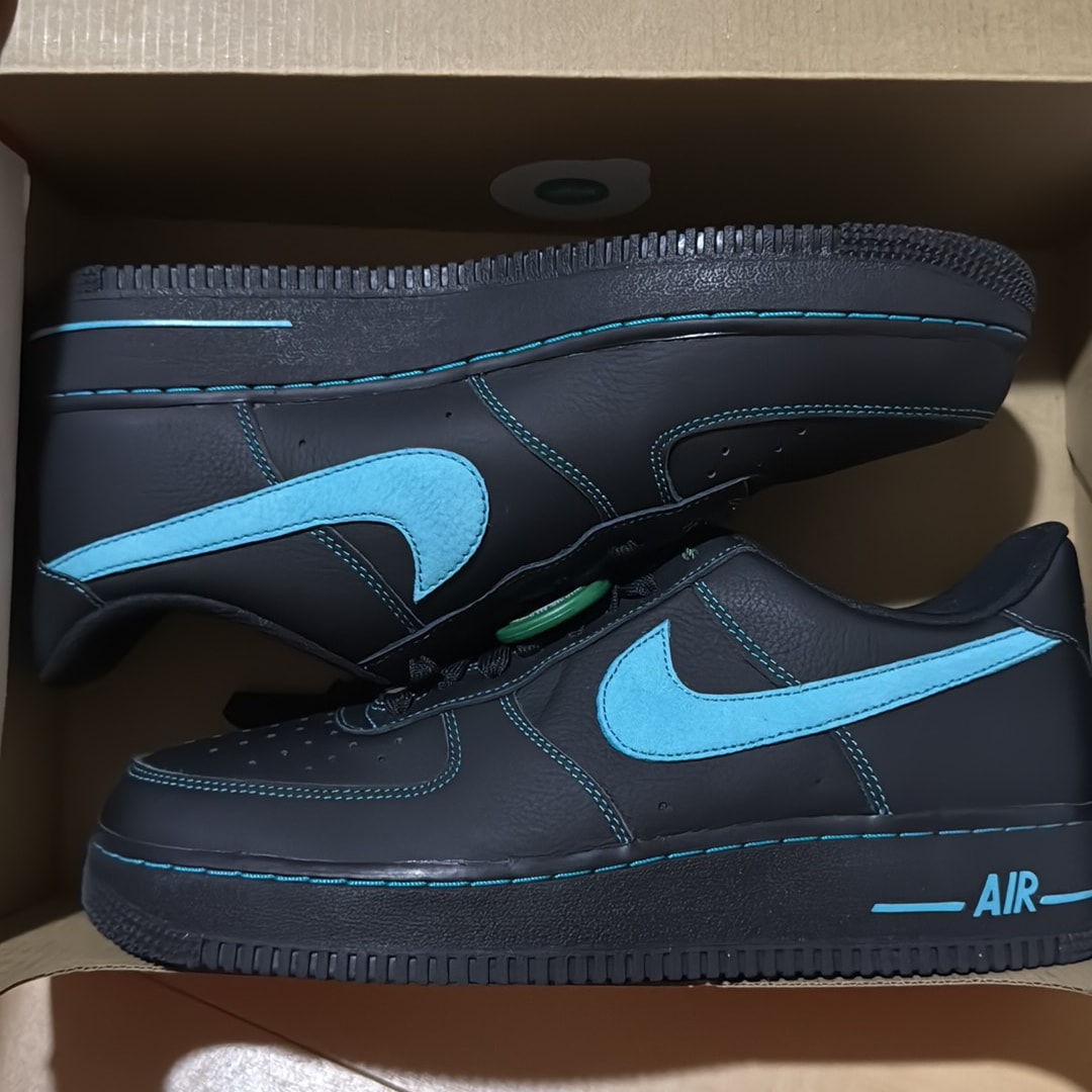 Nike Air Force 1 Low "Black Tiffany"