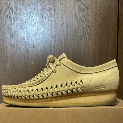 CLARKS × SUPREME WALLABEE "BEIGE"