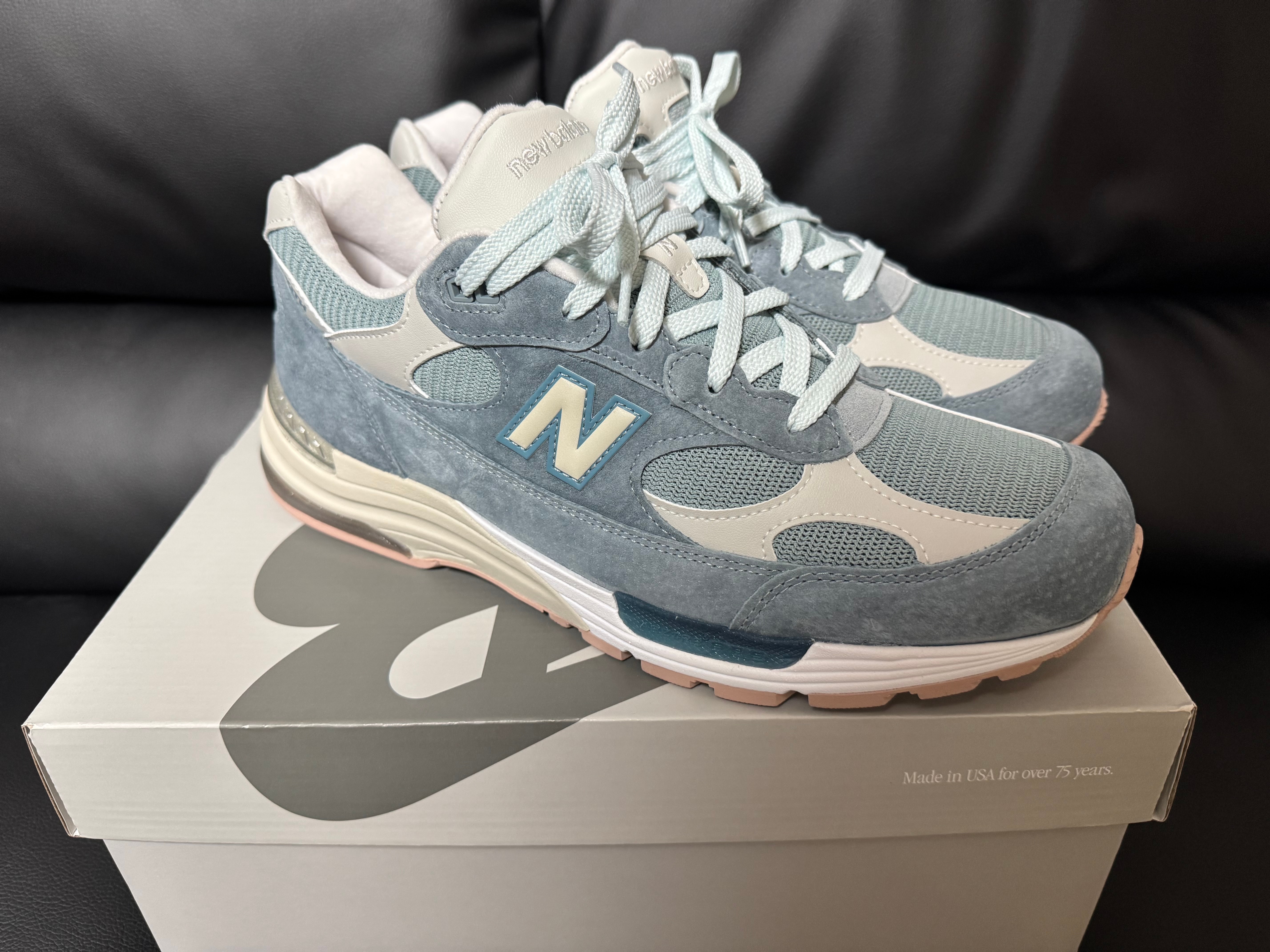 キス × ニューバランス 992 "エーゲブルー/シャドウグレー"