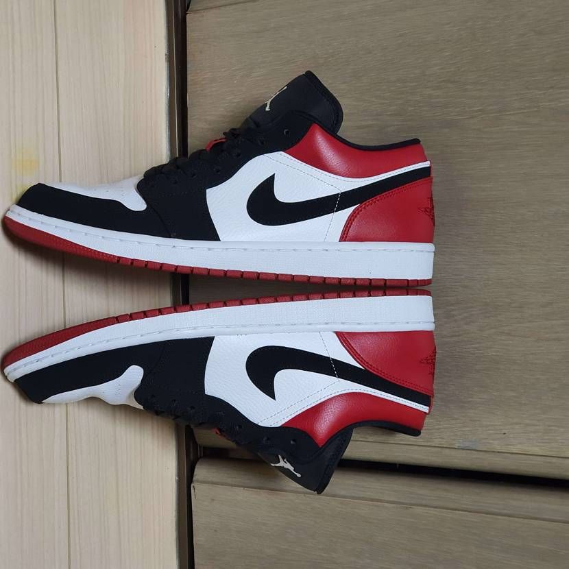 Nike Air Jordan 1 Low "Black Toe"