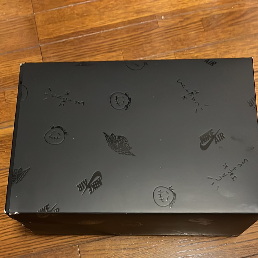 トラヴィススコット × ナイキ エアジョーダン1 ロー OG SP "ブラック ファントム"