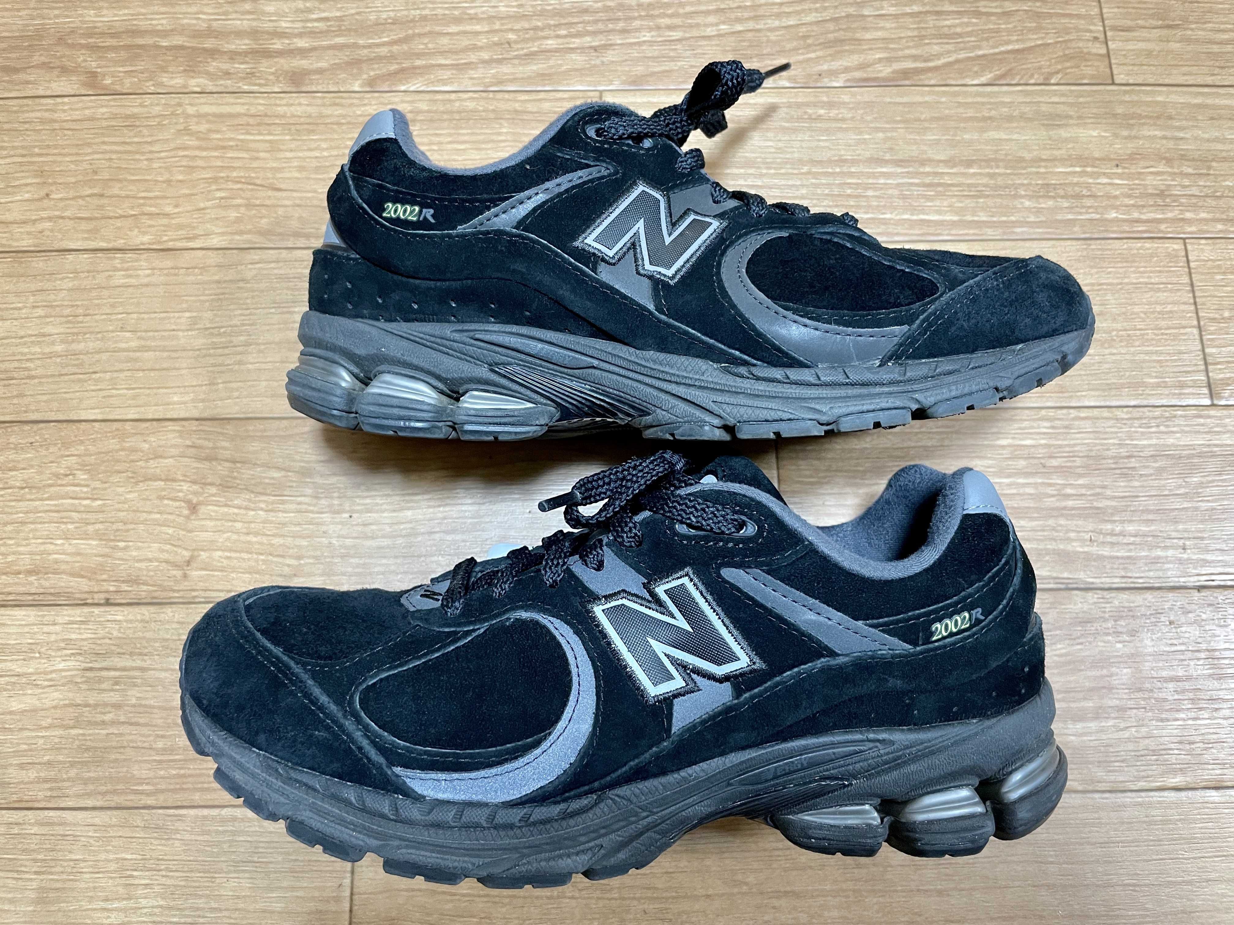 New Balance 2002R "Black"