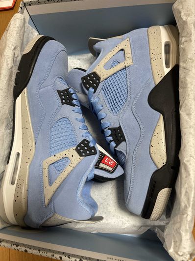 Nike Air Jordan 4 "University Blue"