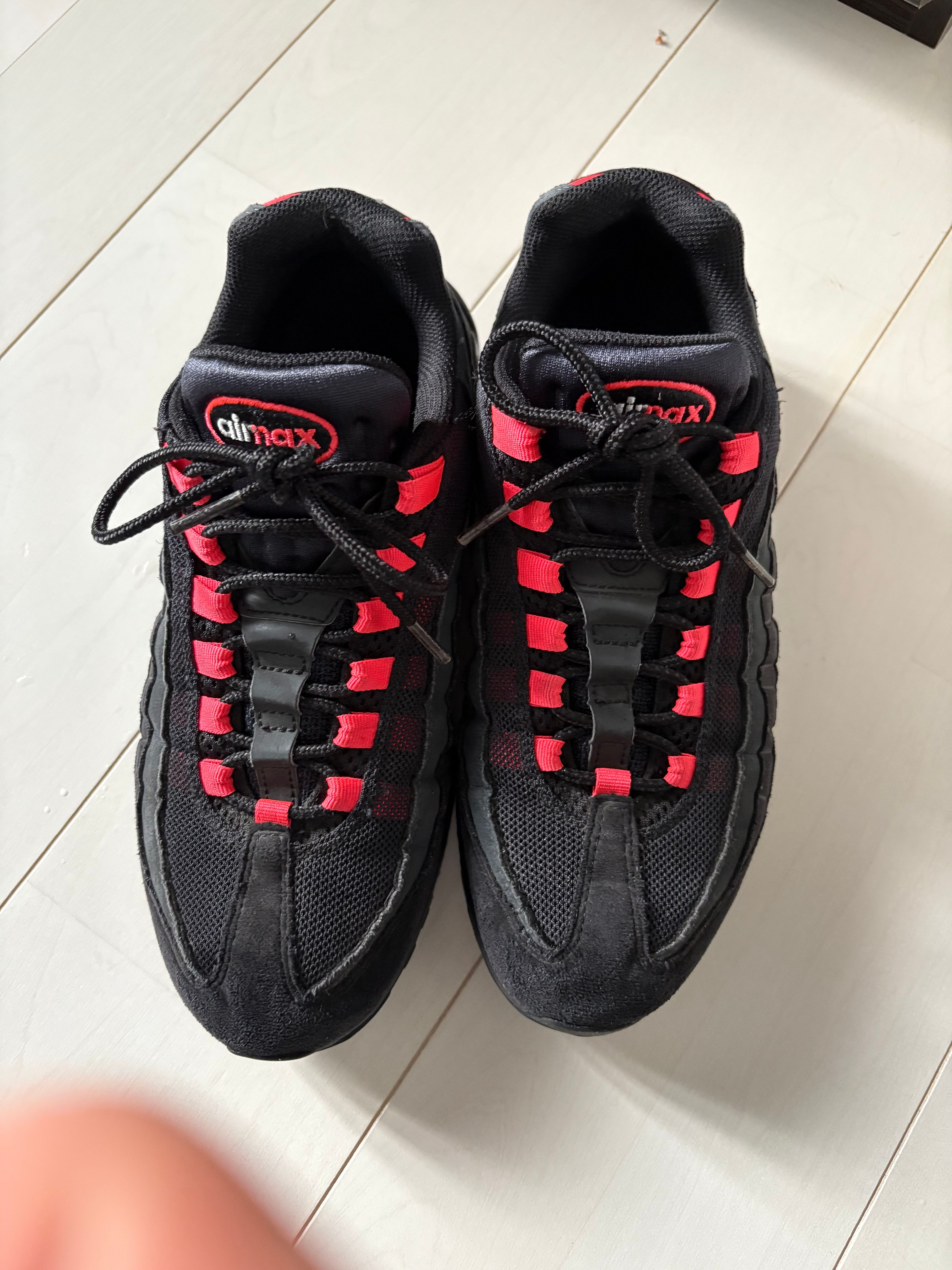 Nike Air Max 95 "Black Laser Crimson"