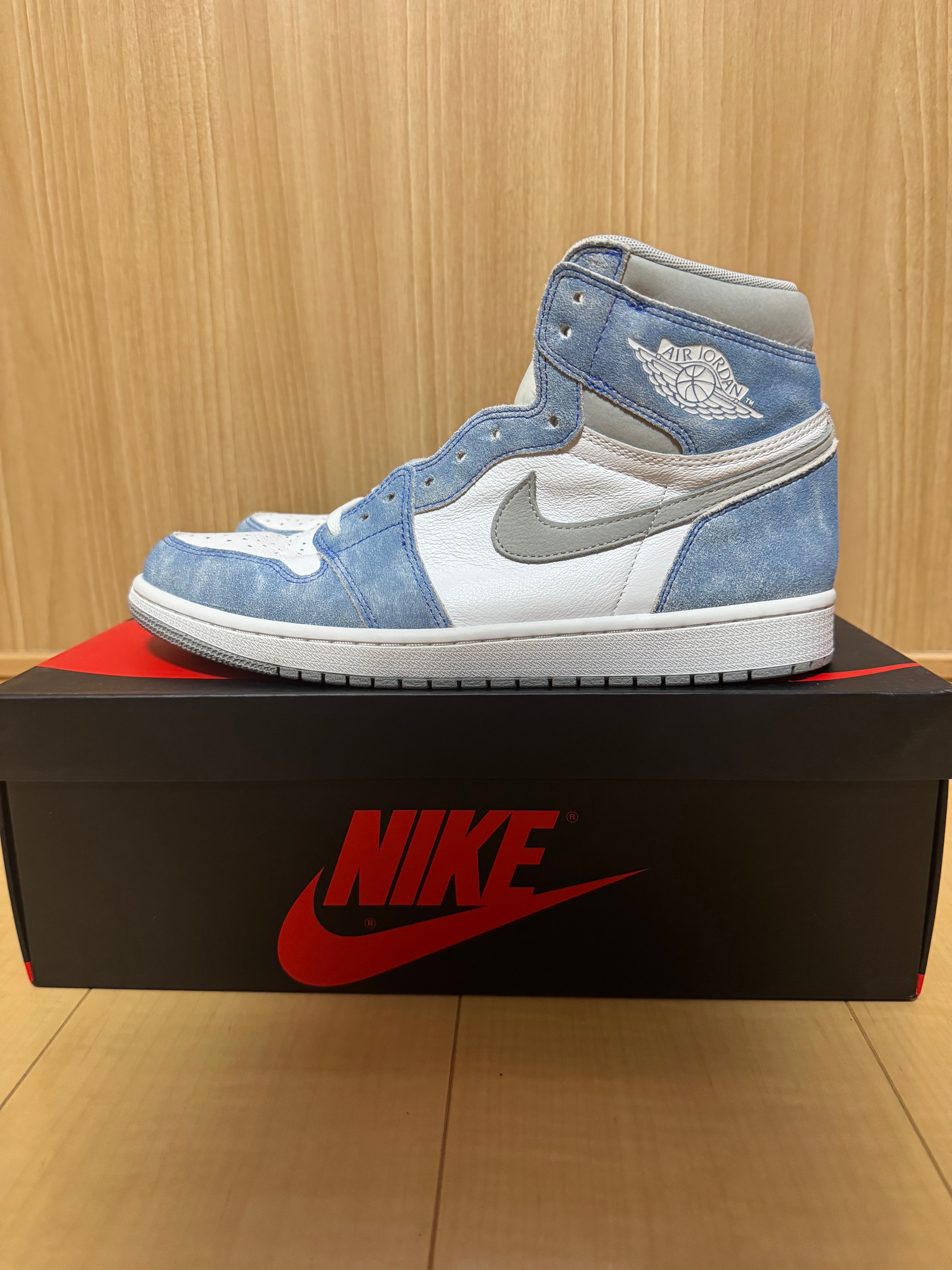 Nike Air Jordan 1 High OG "Hyper Royal"