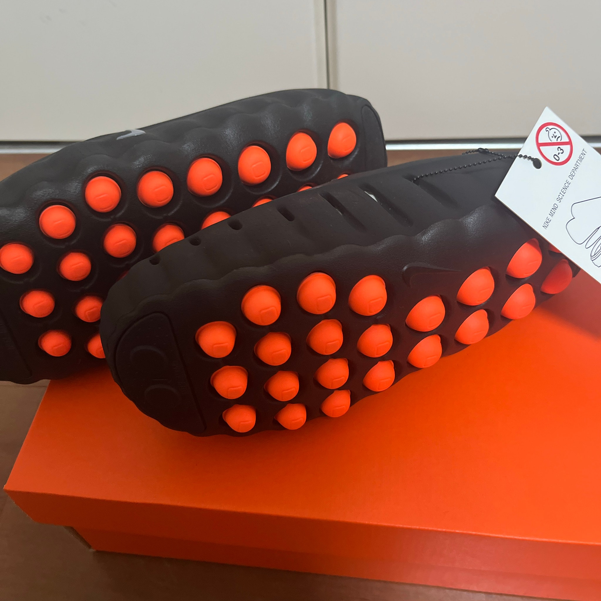 Nike Mind 001 Mules "Black/Hyper Crimson"
