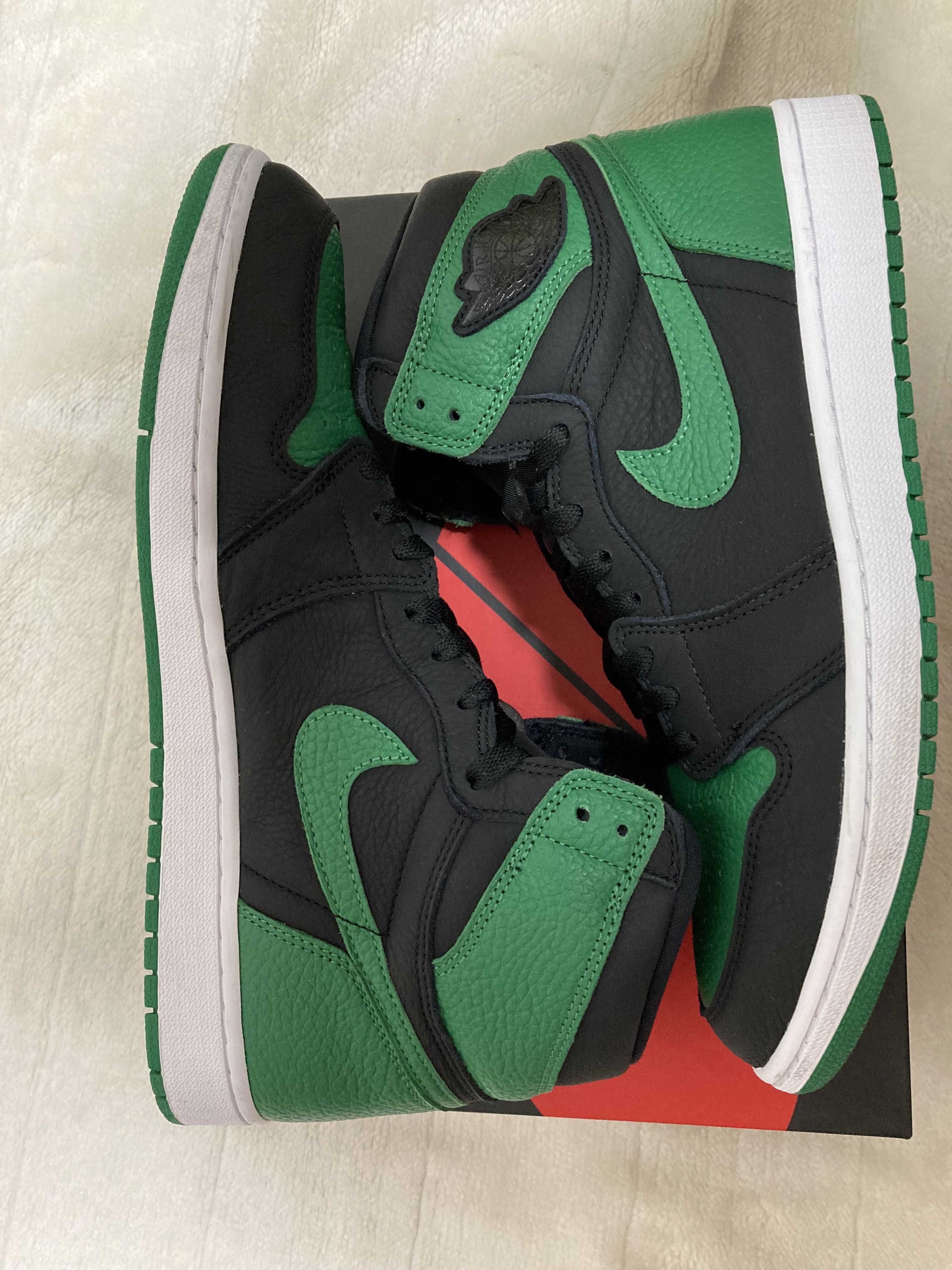 Nike Air Jordan 1 Retro High OG "Black/Pine Green" (2020)