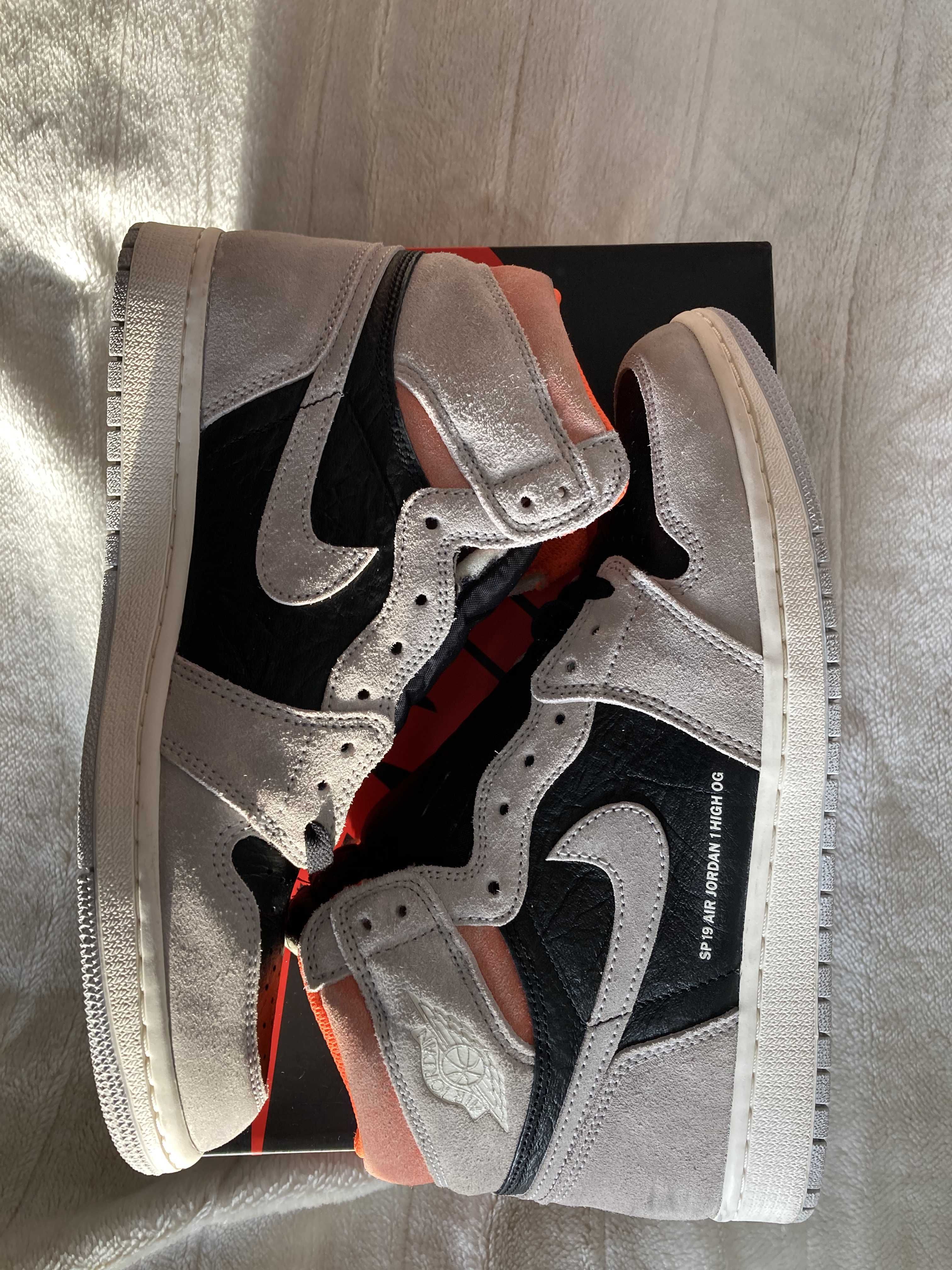 Nike Air Jordan 1 RETRO High OG "Hyper Crimson"