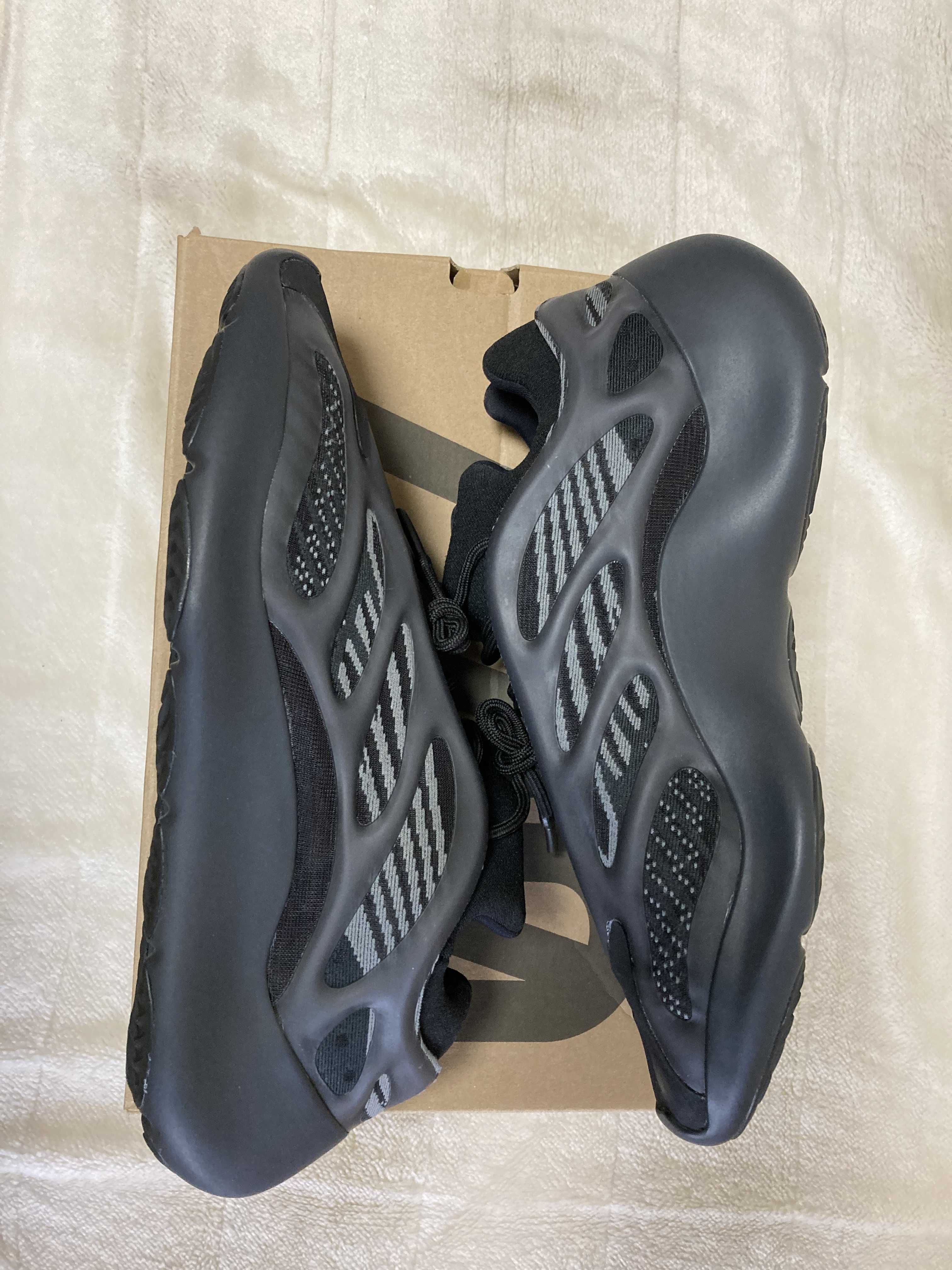 adidas YEEZY 700V3 "Alvah"