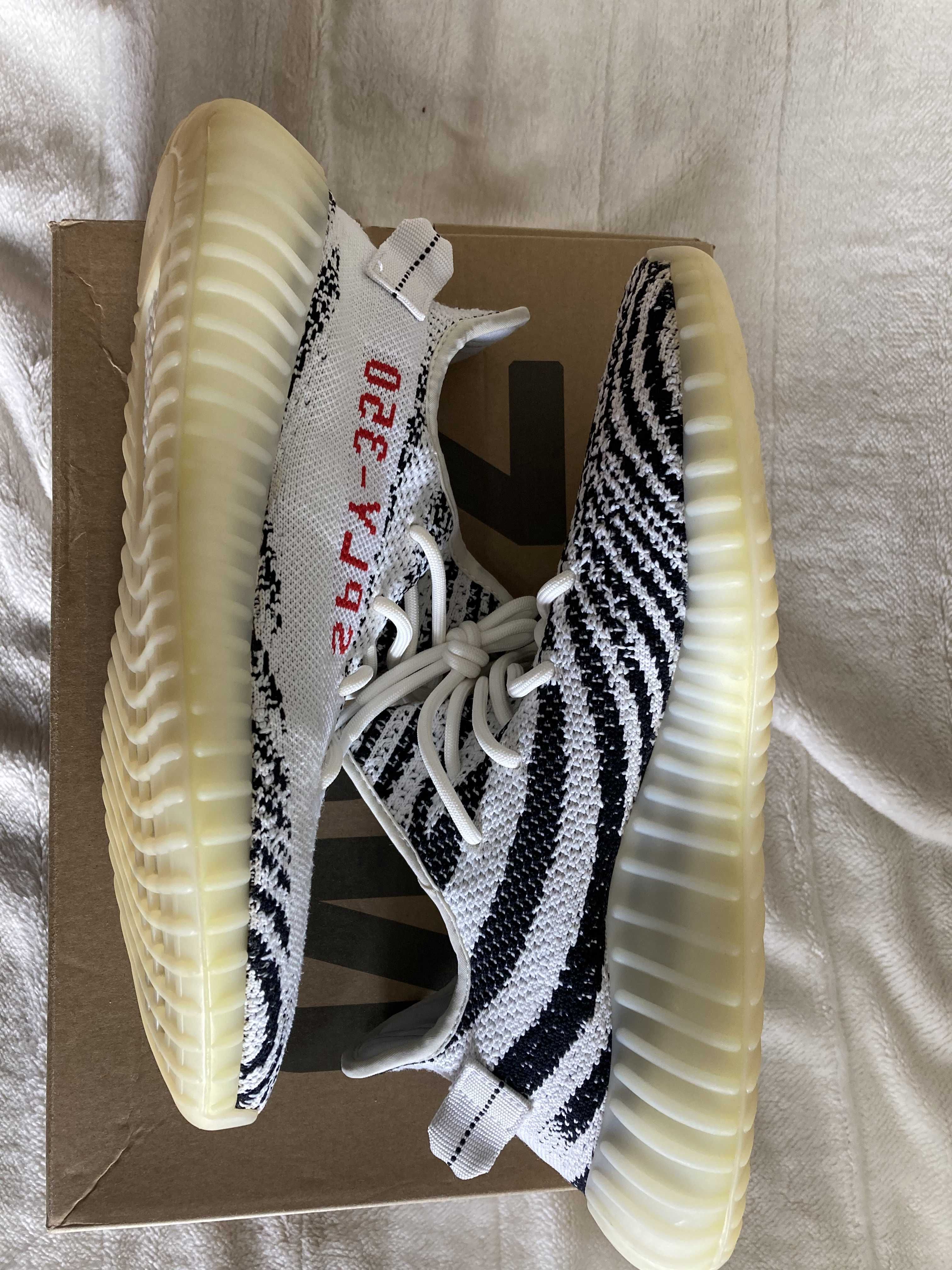 adidas YEEZY Boost 350 V2 "Zebra"