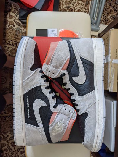 Nike Air Jordan 1 RETRO High OG "Hyper Crimson"