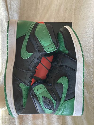 Nike Air Jordan 1 Retro High OG "Black/Pine Green" (2020)