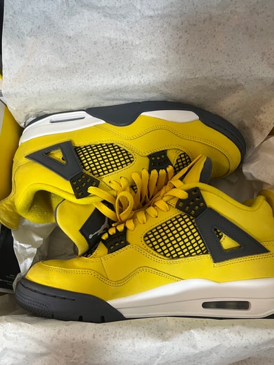 Nike Air Jordan 4 "Tour Yellow"