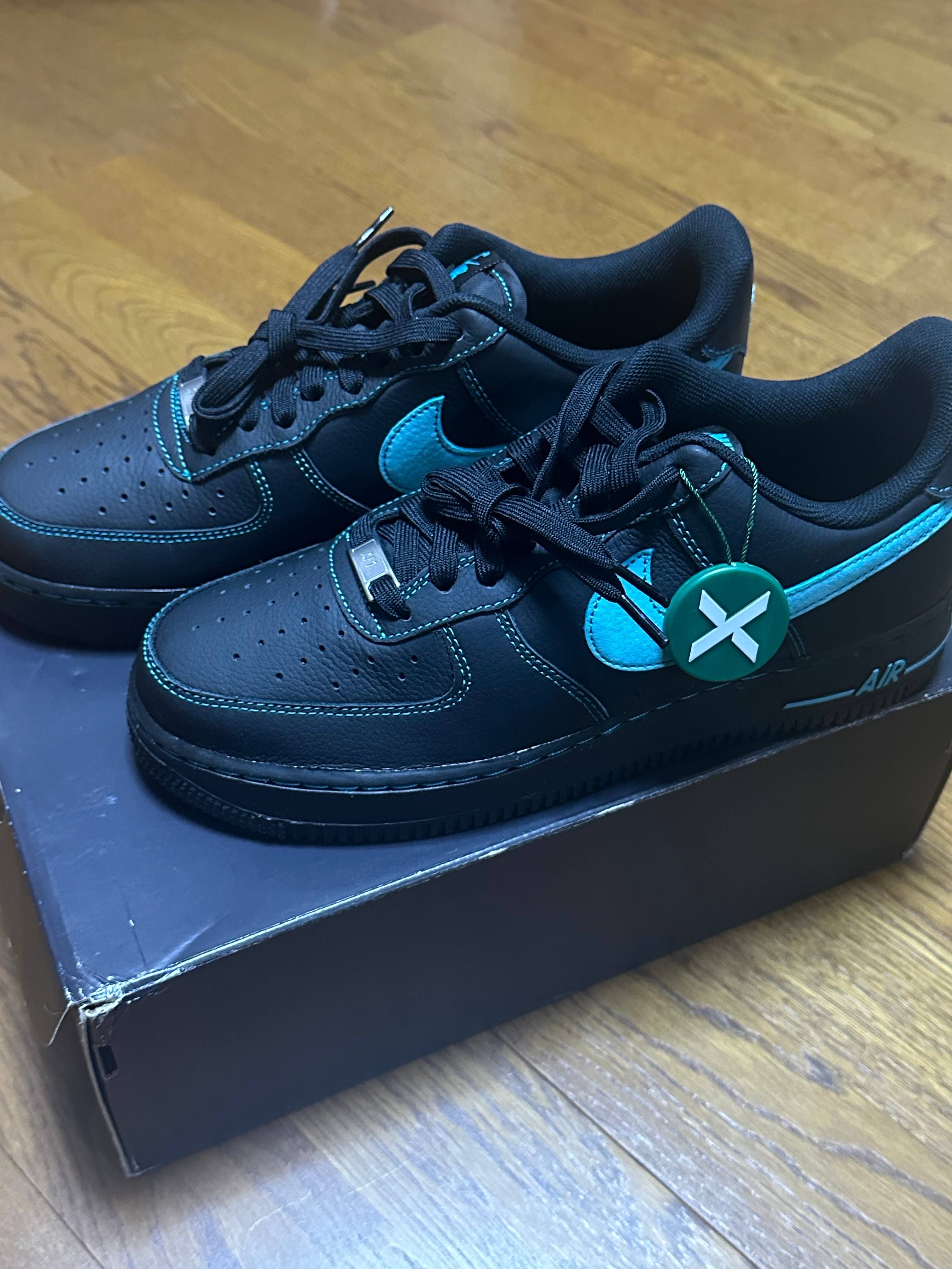 Nike Air Force 1 Low "Black Tiffany"