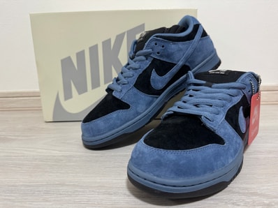 Supreme × Nike SB Dunk Low "Ocean Fog" (North America Exclusive) (25FW Week2)