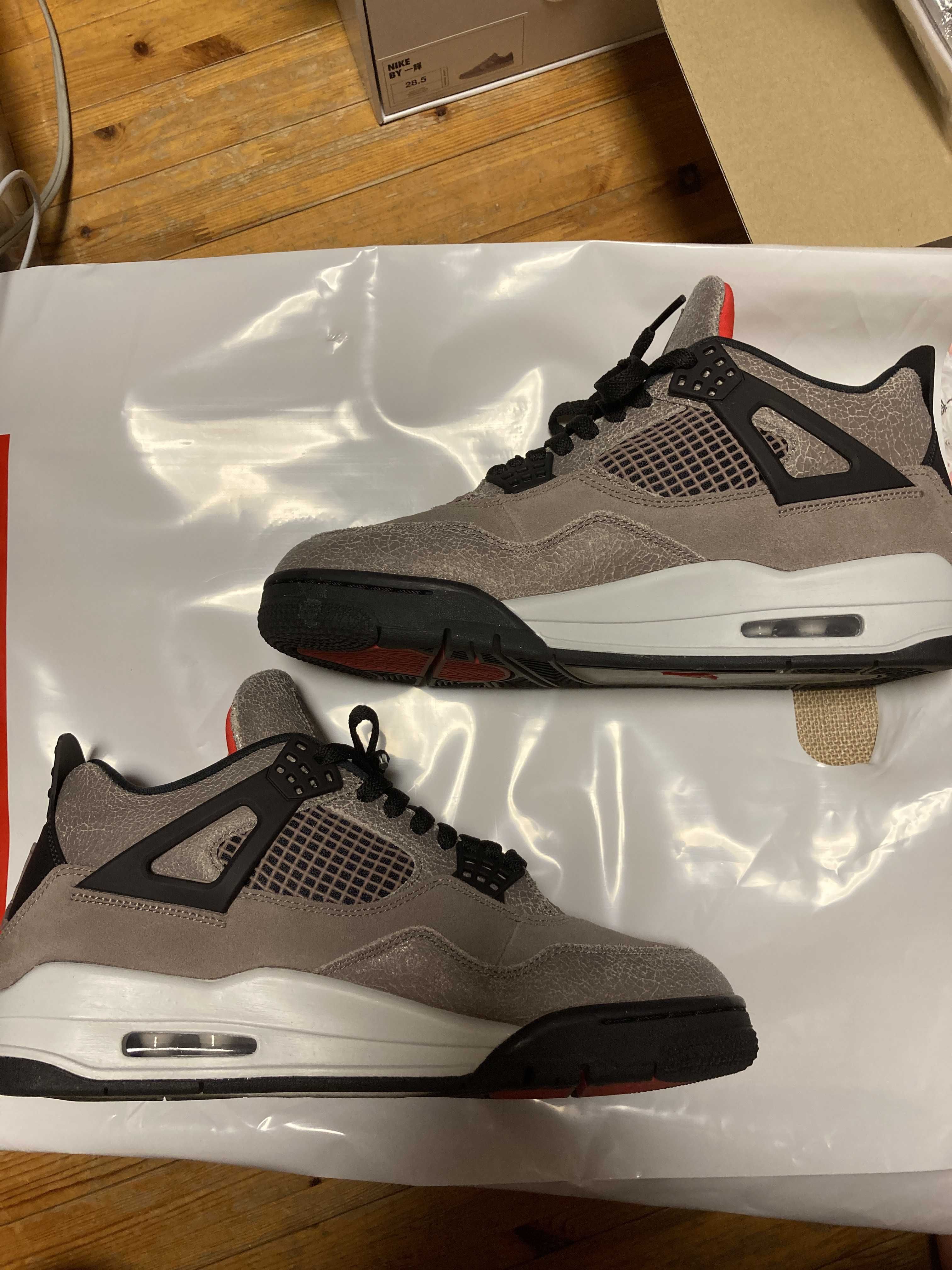 Nike Air Jordan 4 "Taupe Haze"   