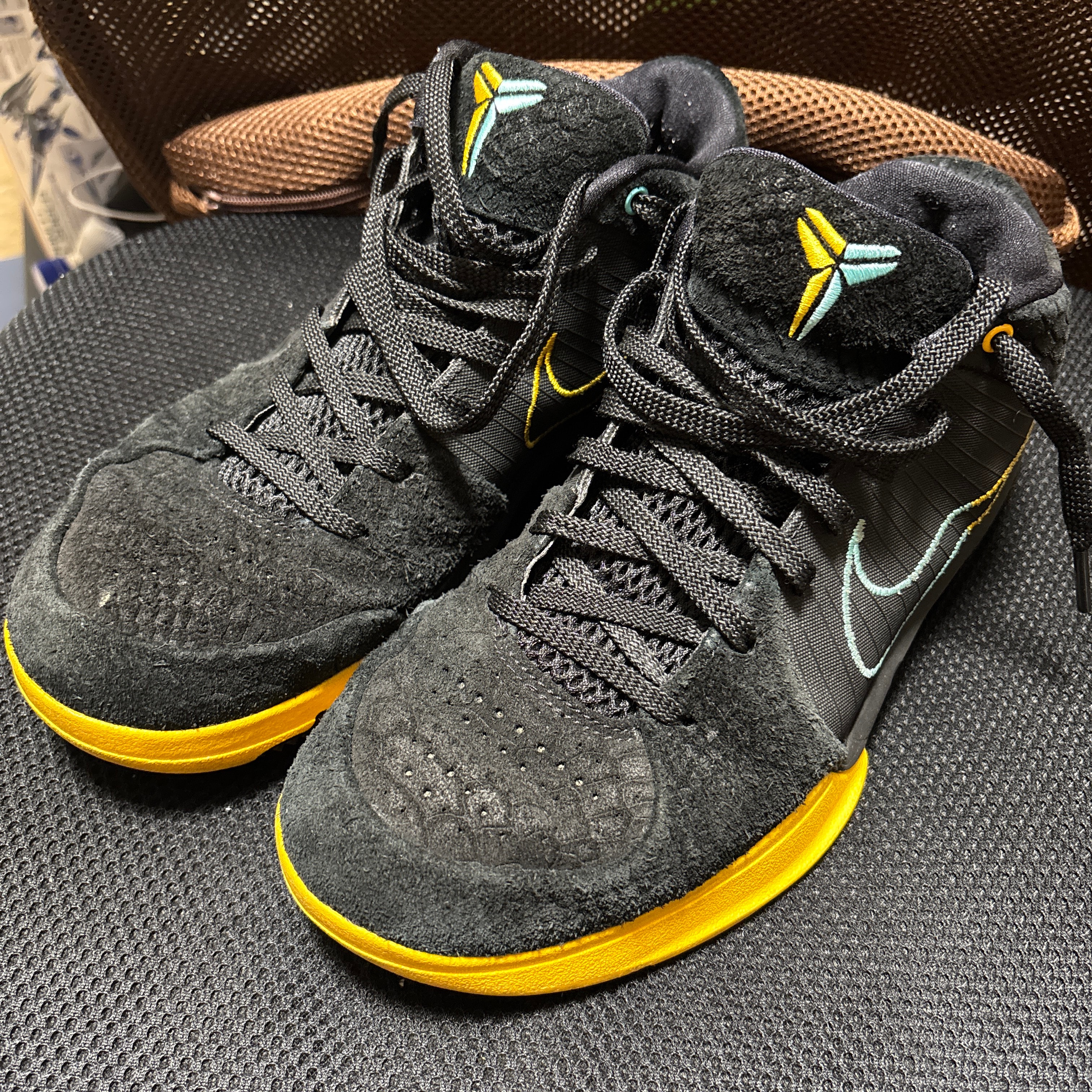 NIKE ZOOM KOBE 4 PROTRO "BLACK SNAKE TEXTURE"