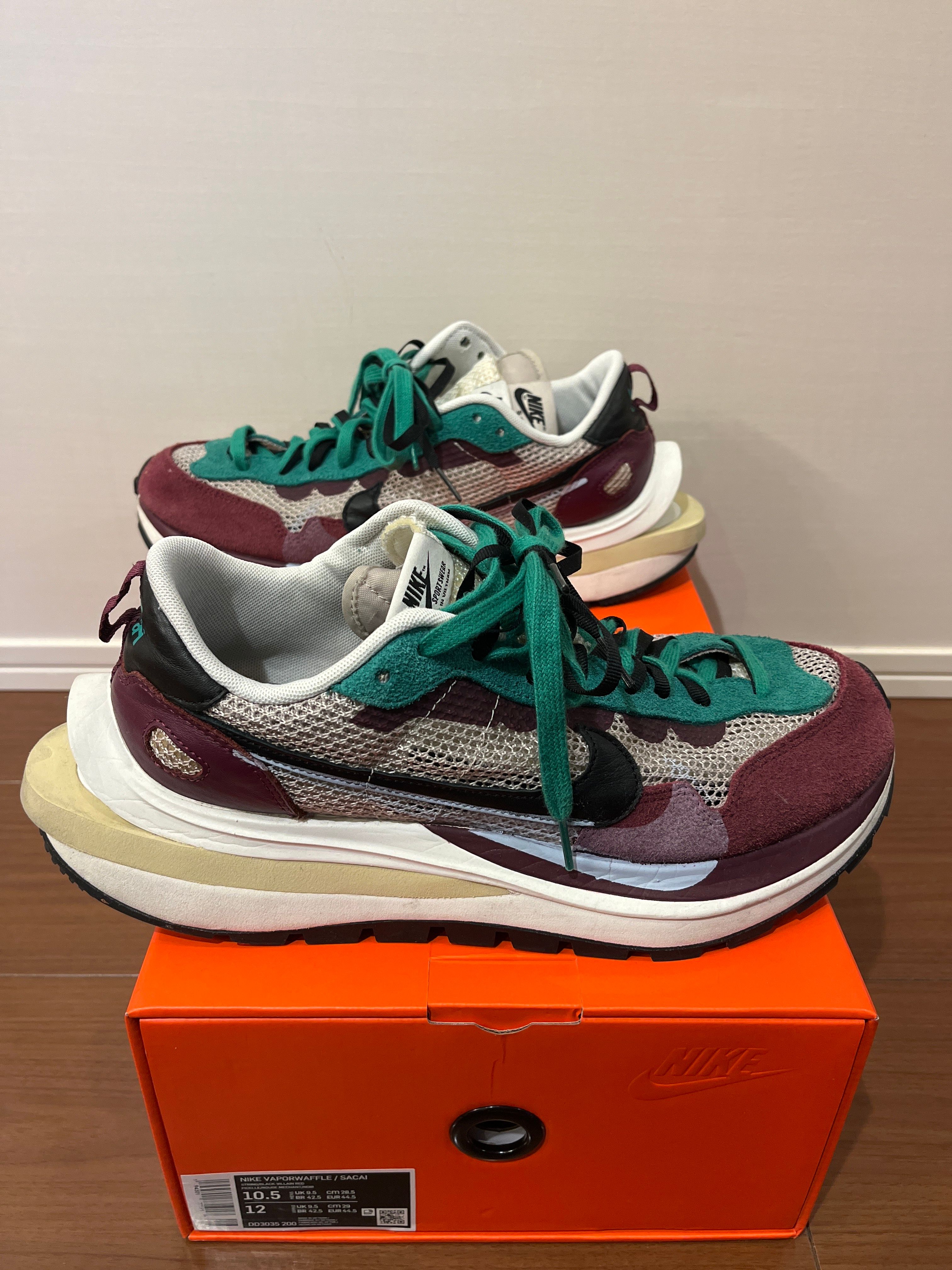 sacai × Nike Vapor Waffle "String/Red/Green"