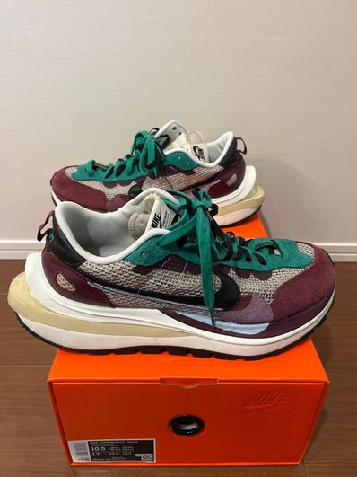 sacai × Nike Vapor Waffle "String/Red/Green"