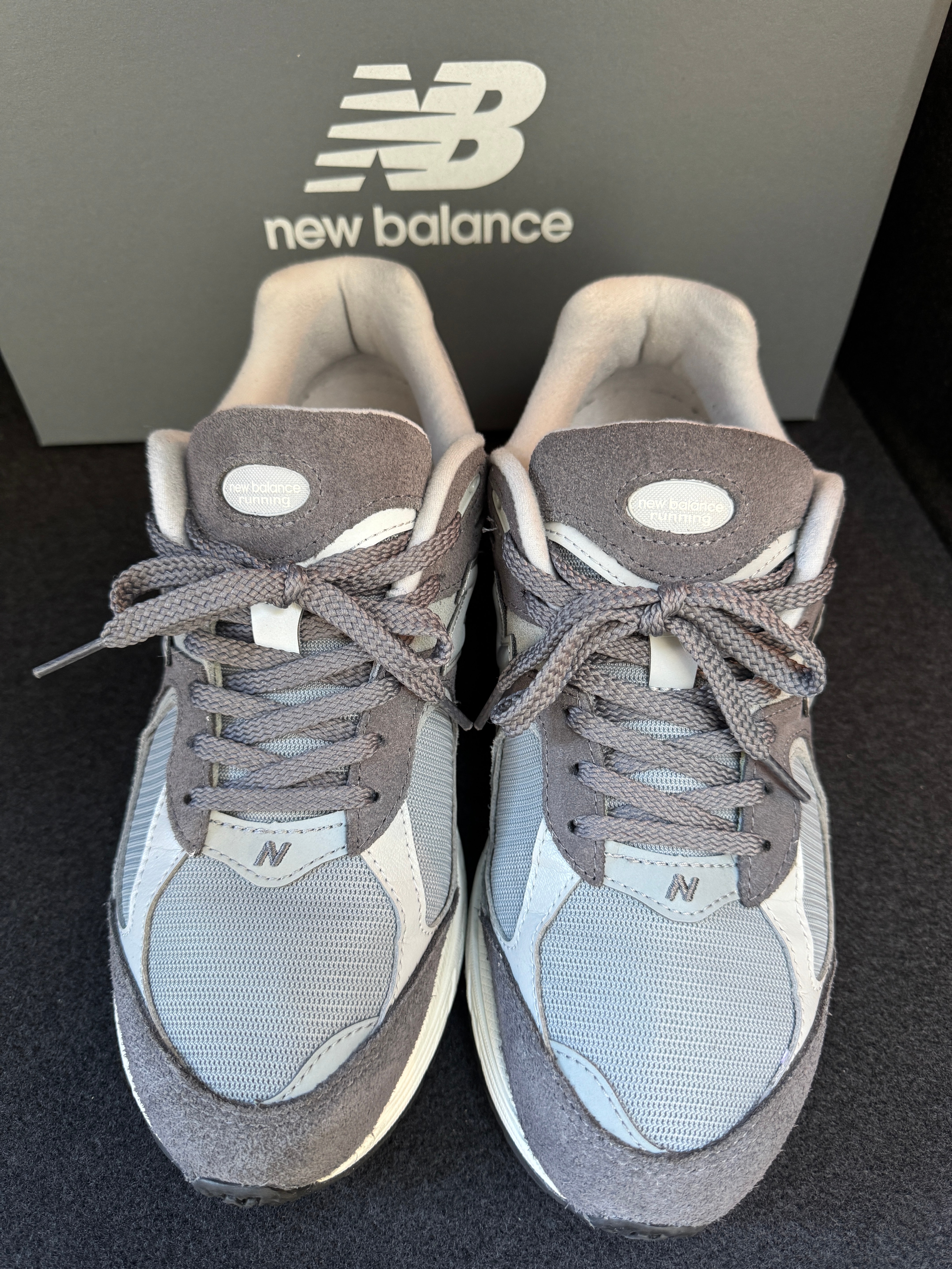 ニューバランス 2002R "グレー"