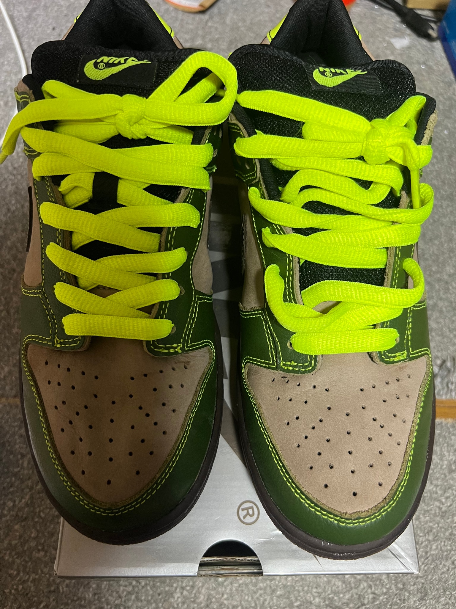 Nike SB Dunk Low "Jedi"