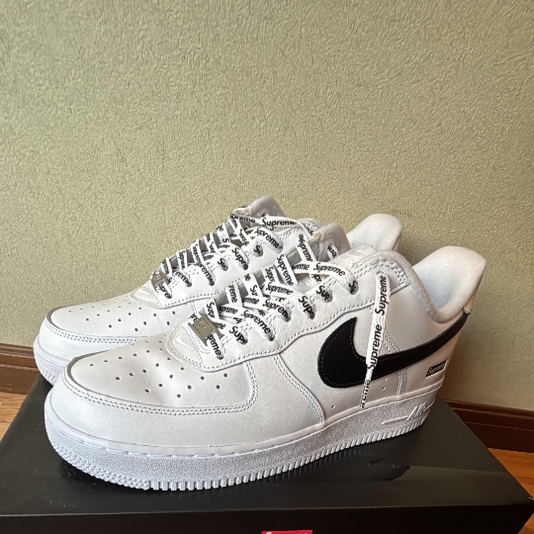 Supreme × Nike Air Force 1 Low "White/Black"
