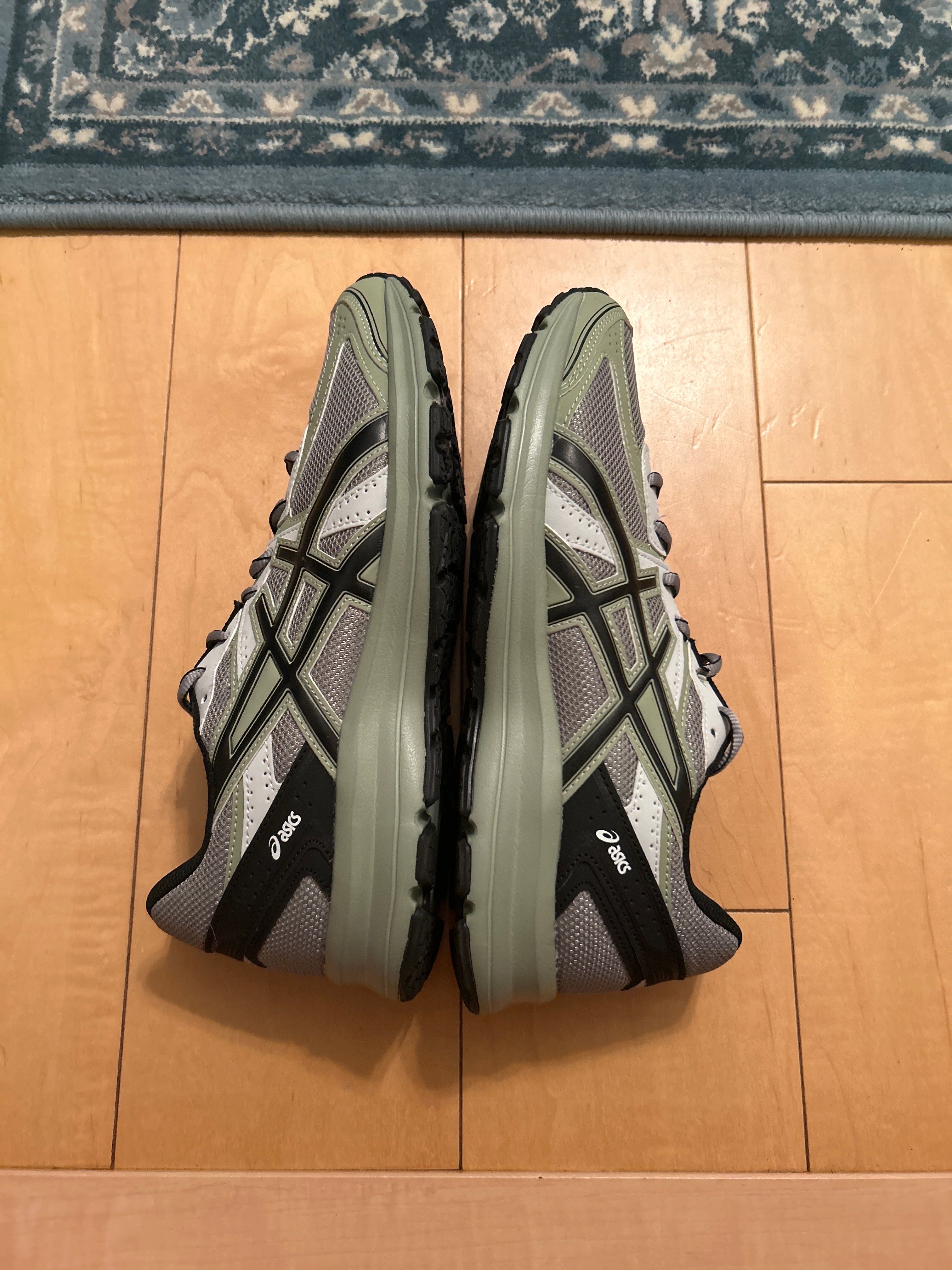 Asics Jog 100 S "Sheet Rock"