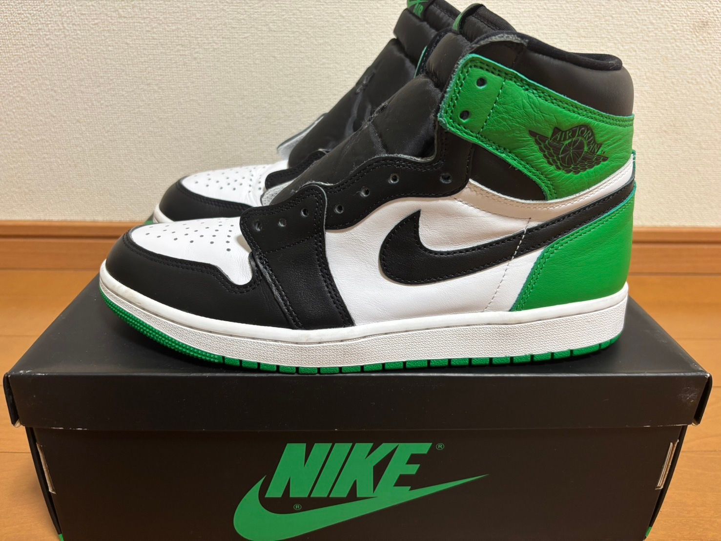 Nike Air Jordan 1 Retro High OG "Celtics/Black and Lucky Green" (2023)