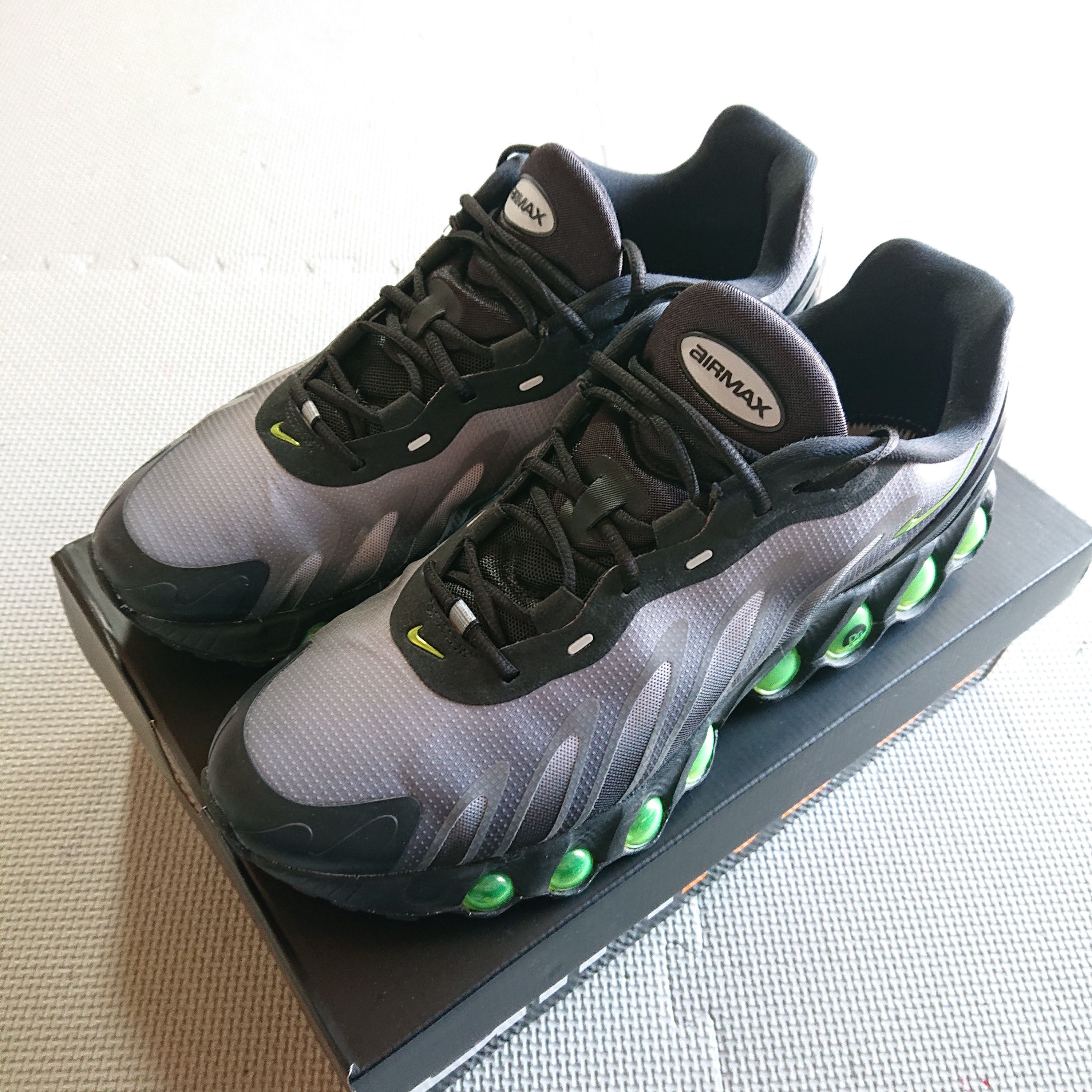 Nike Air Max DN8 "Black/Light Smoke Grey/Black/Volt"