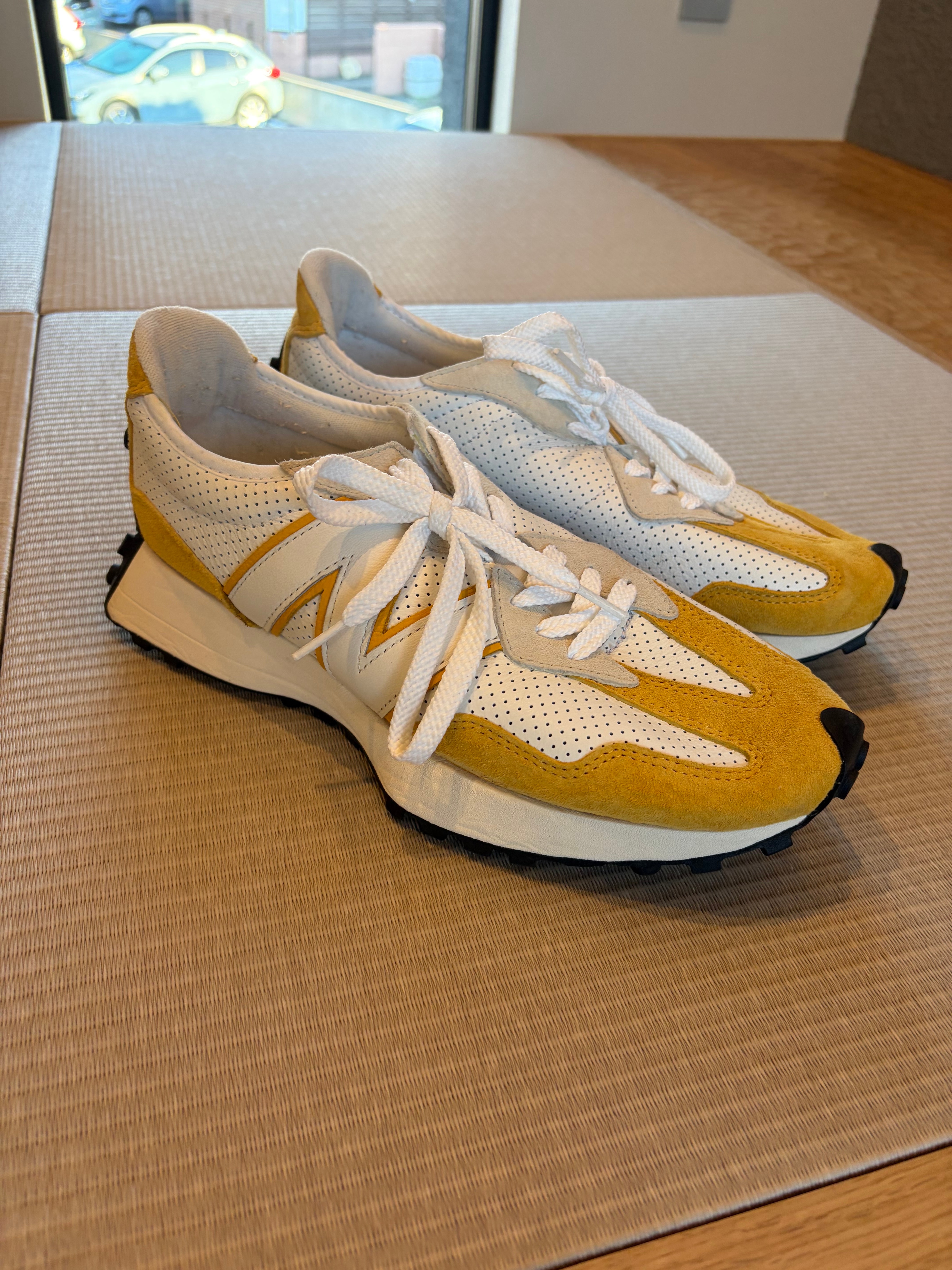 ニューバランス 327 "ホワイト/イエロー"