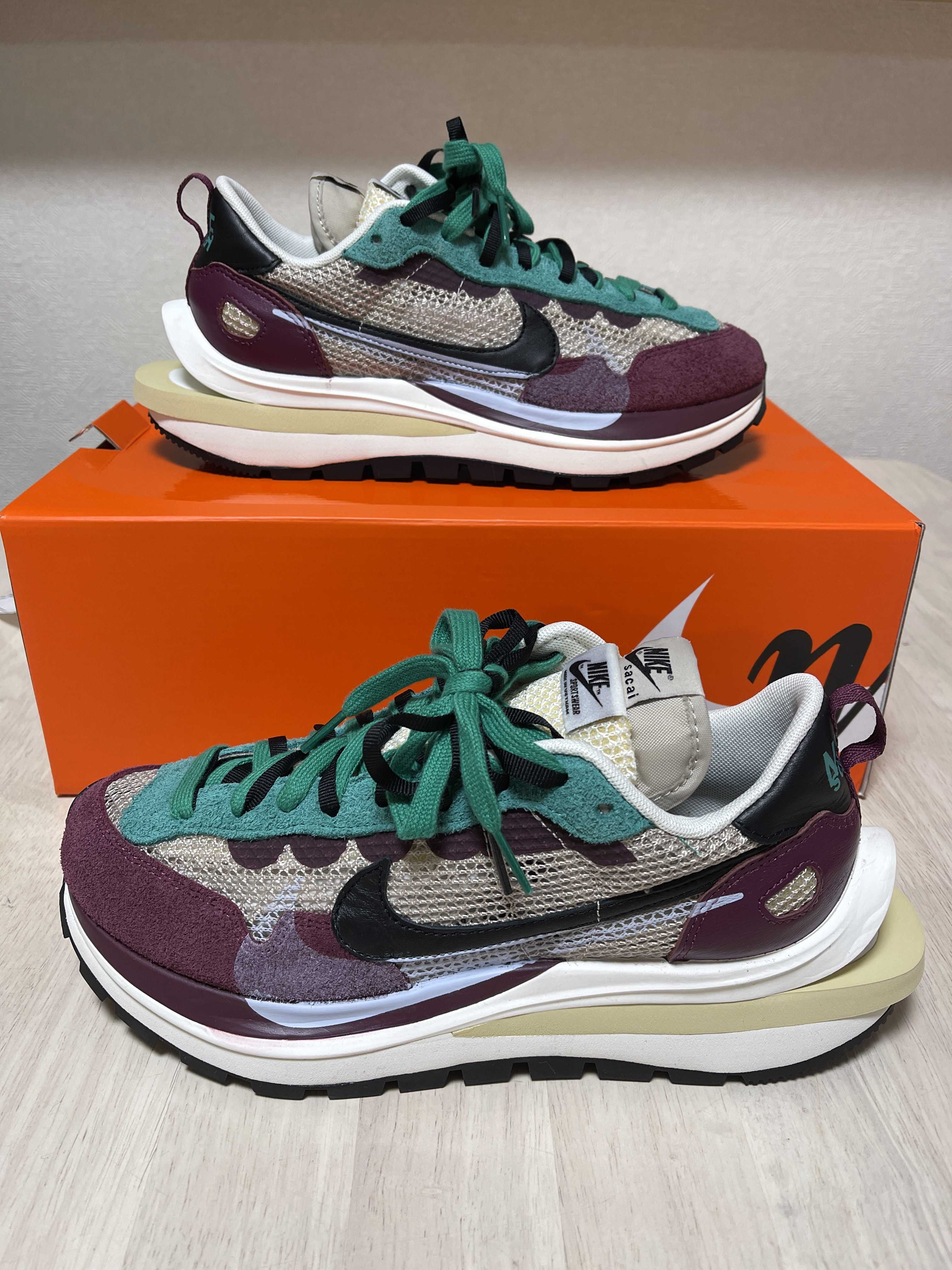 sacai × Nike Vapor Waffle "String/Red/Green"