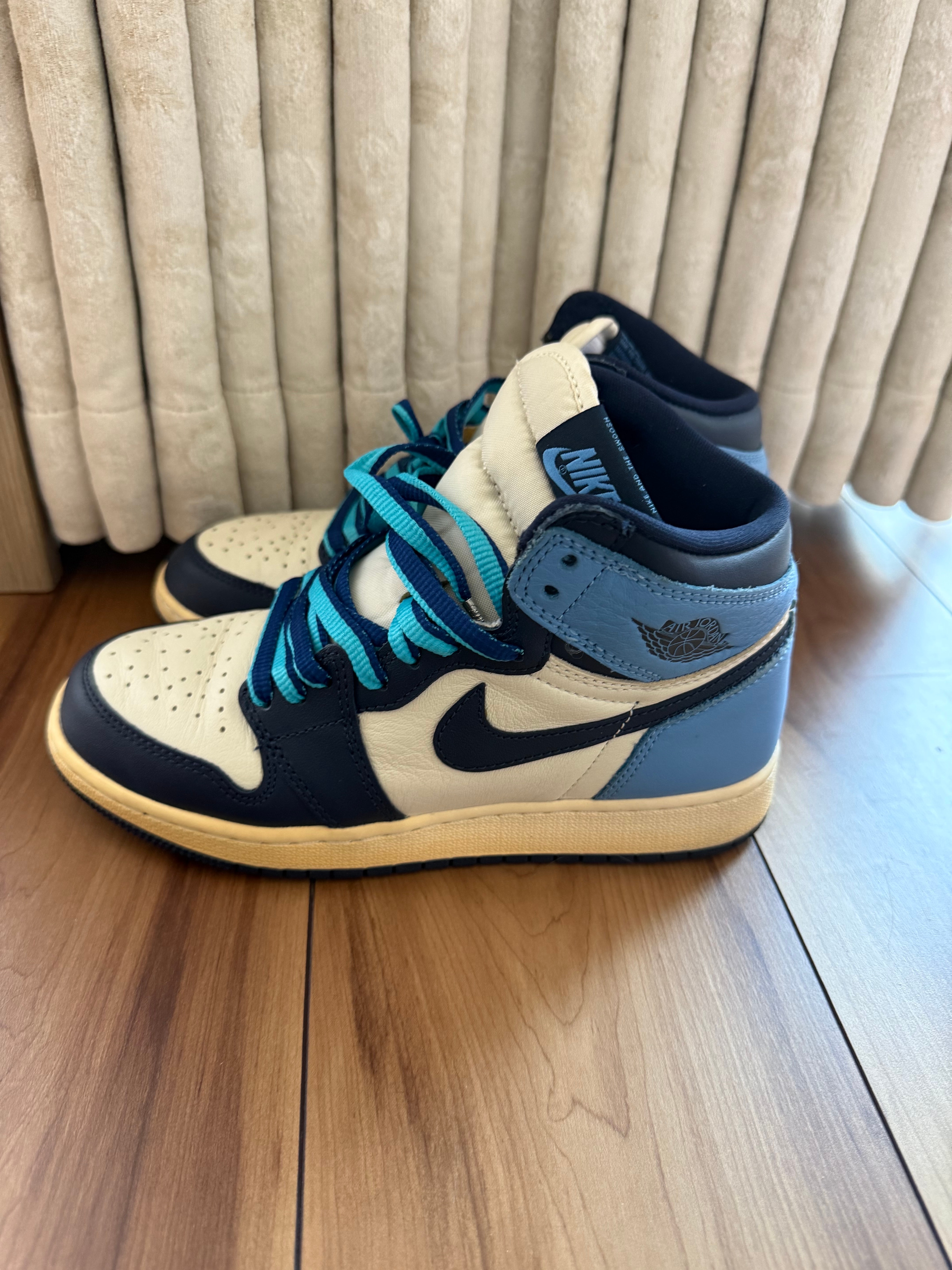 Nike GS Air Jordan 1 Retro High "Obsidian/University Blue"