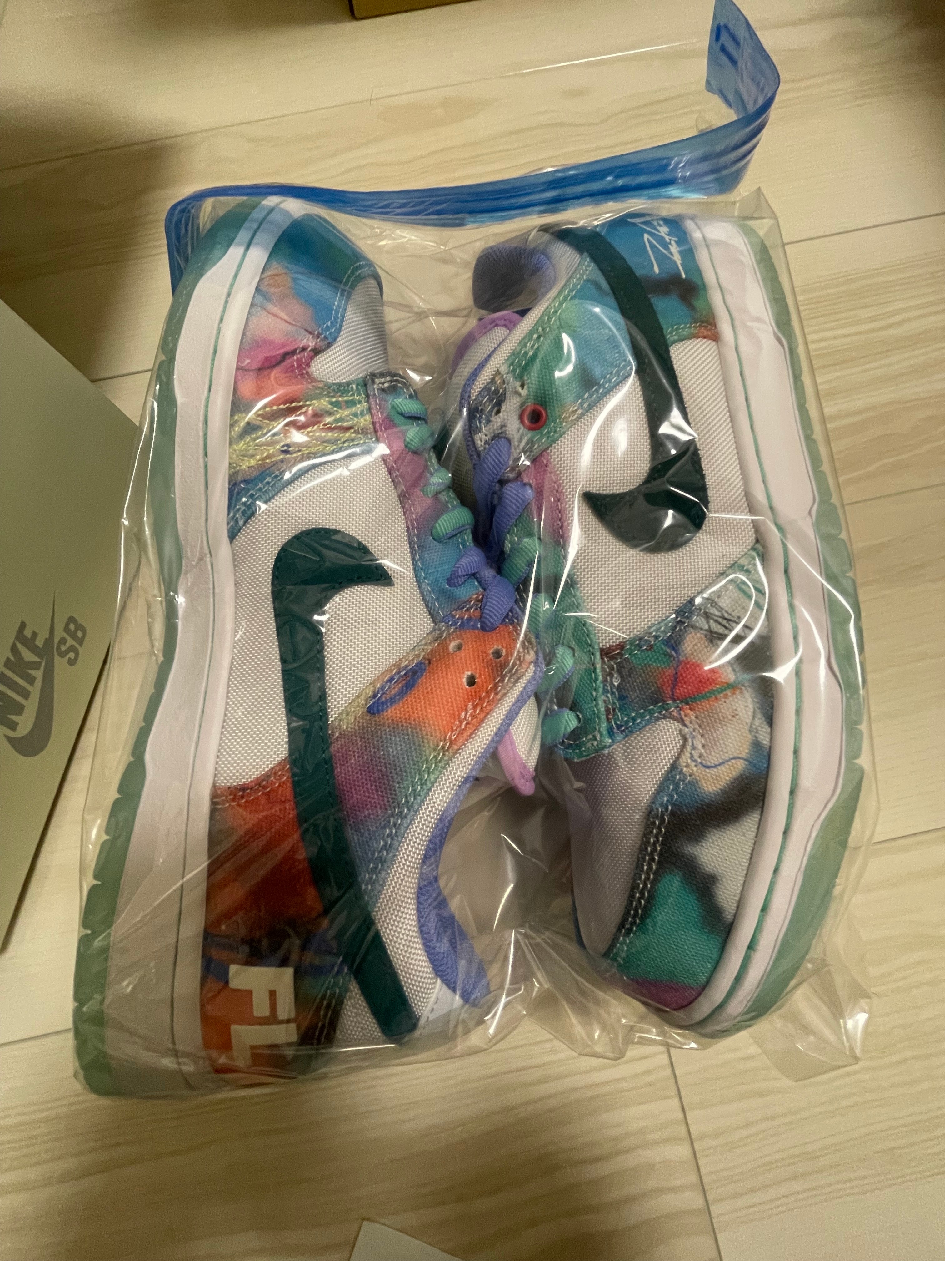 Futura × Nike SB Dunk Low "White and Geode Teal"