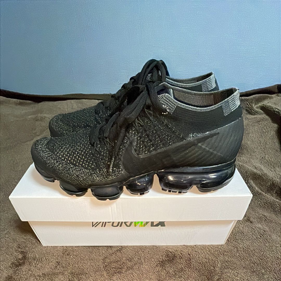 Nike Air Vapormax Flyknit "Triple. Black 2.0"