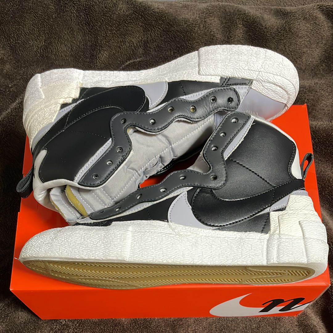 sacai × NIKE BLAZER MID "BLACK/WOLF GREY/WHITE"