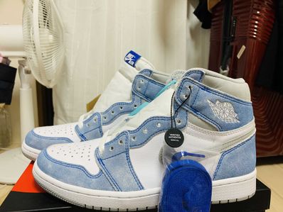 Nike Air Jordan 1 High OG "Hyper Royal"