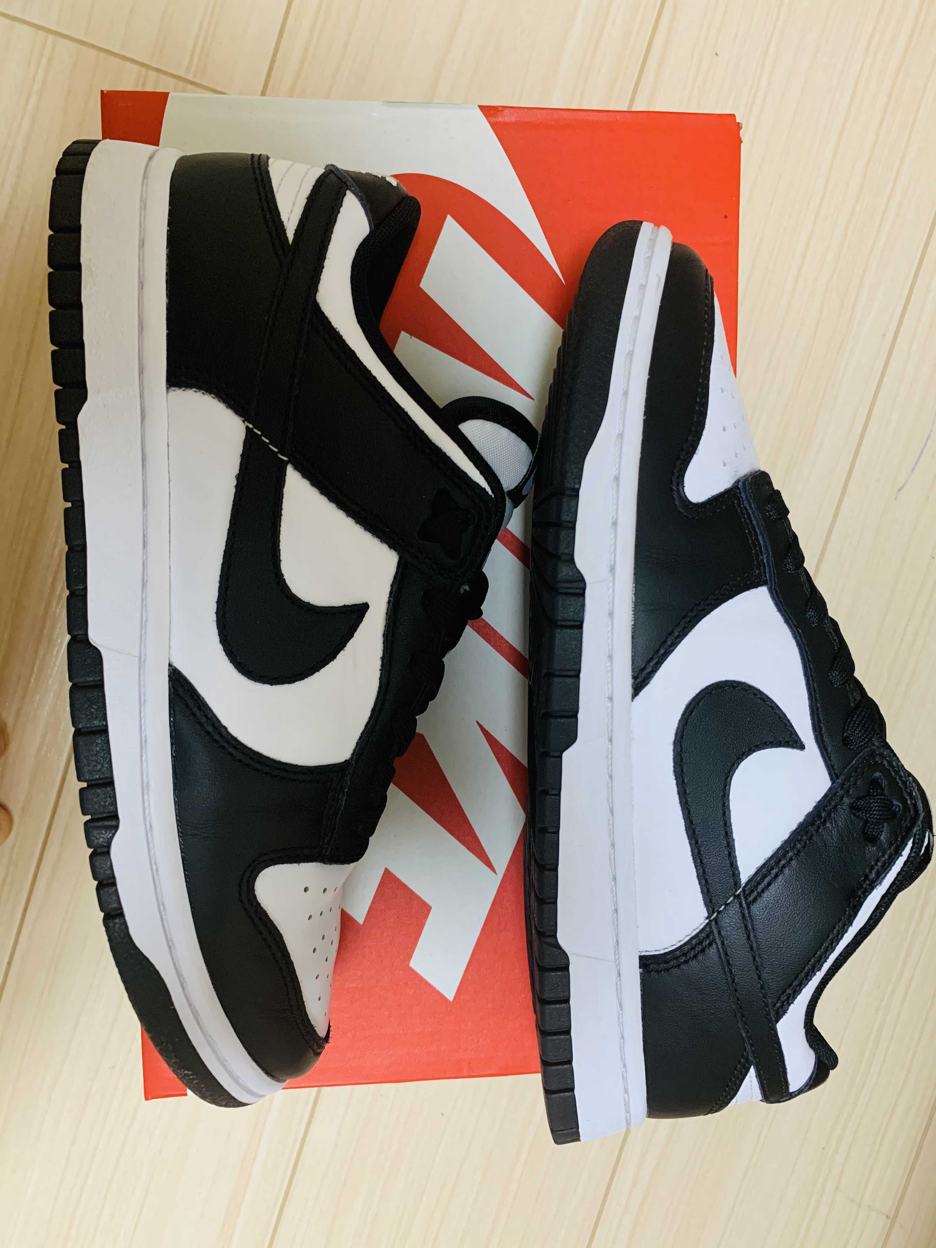 Nike Dunk Low Retro "Panda/White/Black"