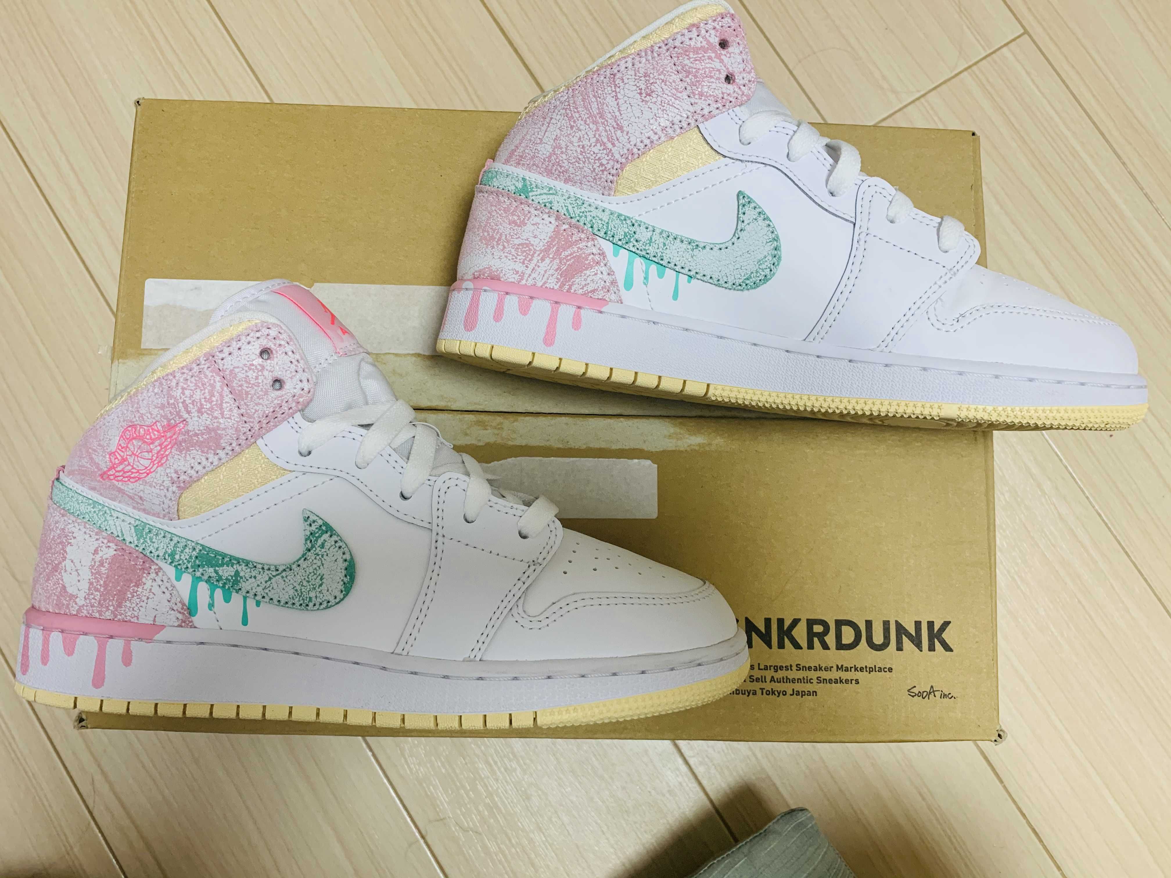 Nike GS Air Jordan 1 Mid "Paint Drip"